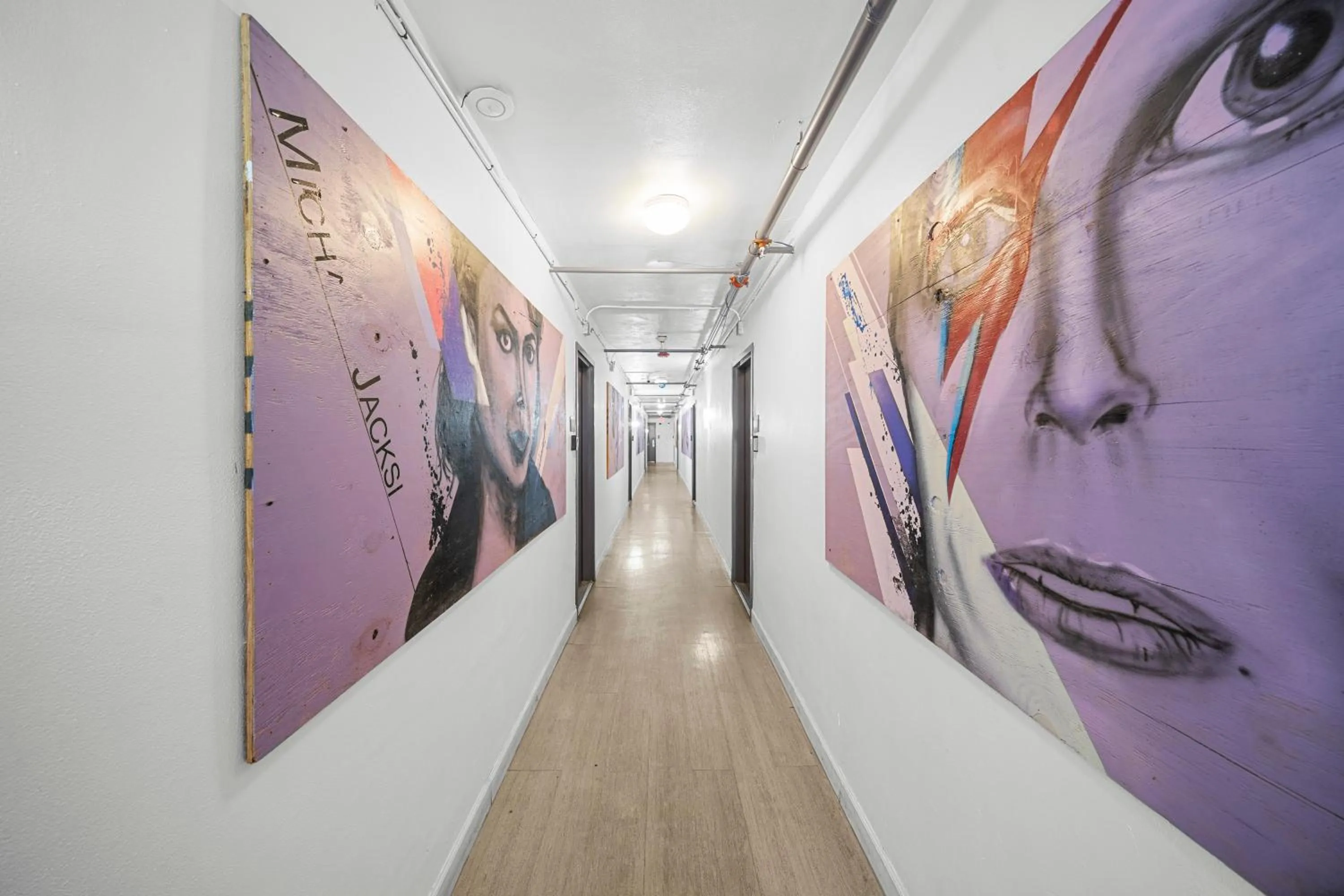 Decorative detail in Rock Apartments by Lowkl