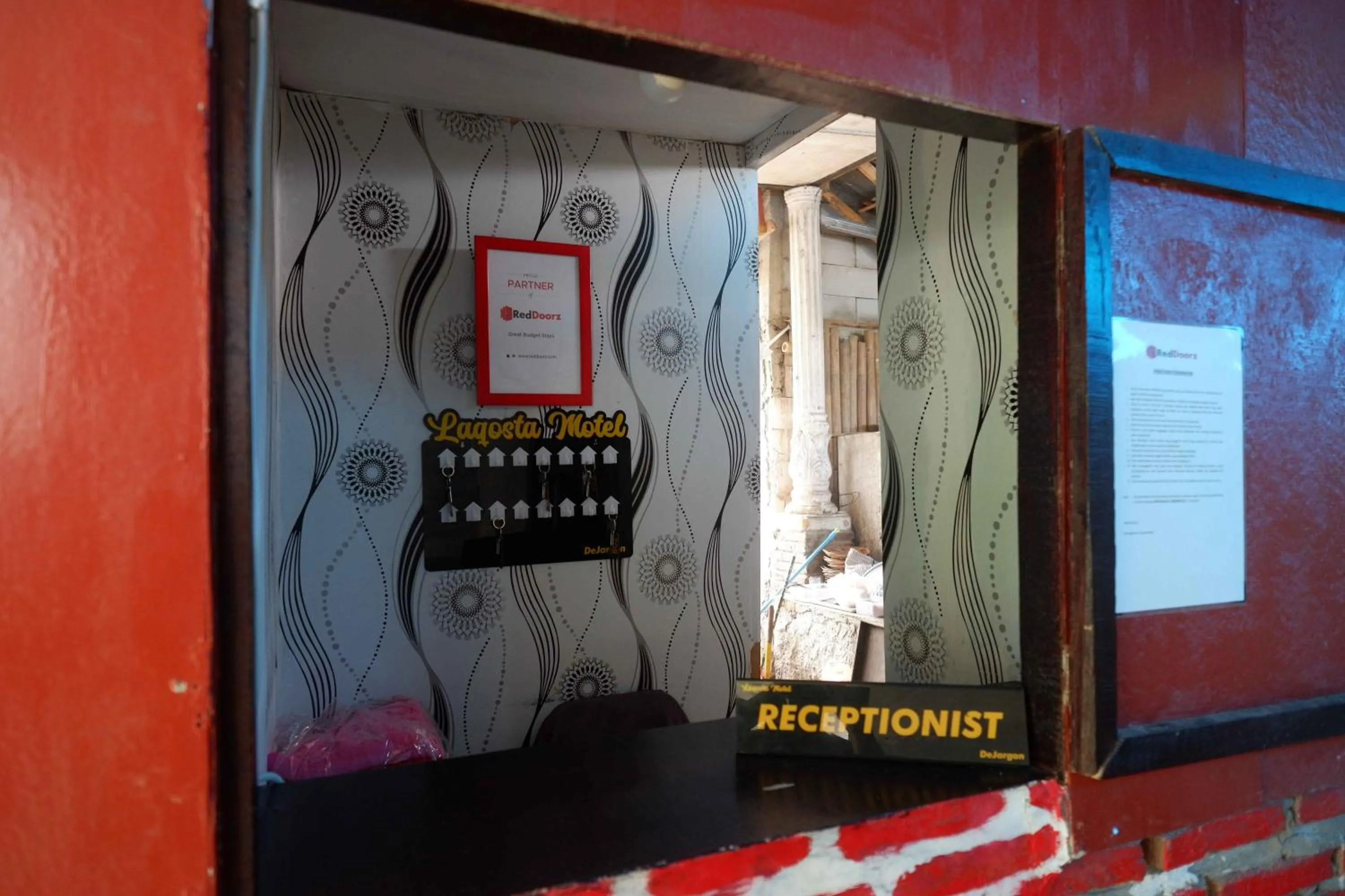 RedDoorz At Jalan Raya Baturaden