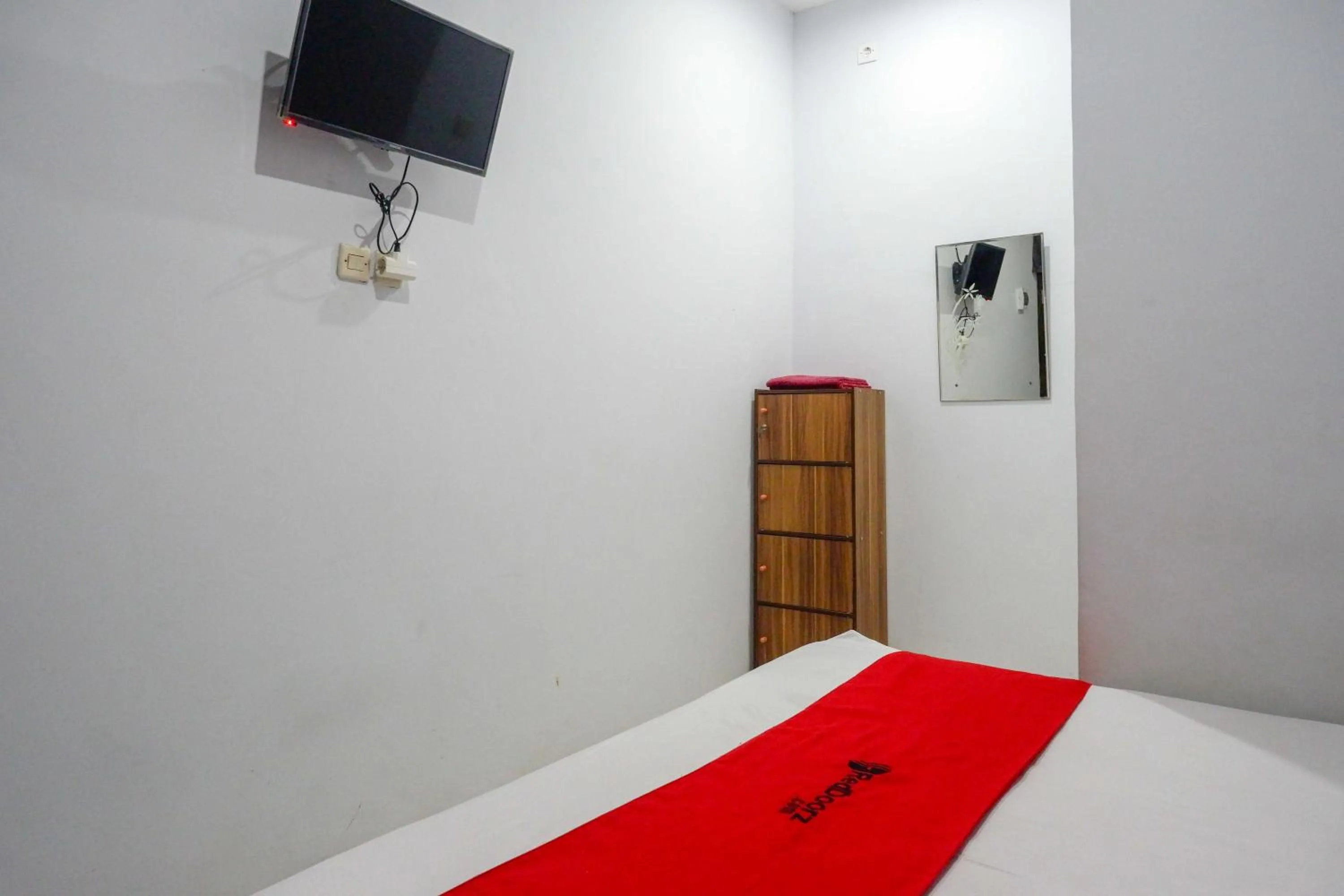 Bed in RedDoorz At Jalan Raya Baturaden