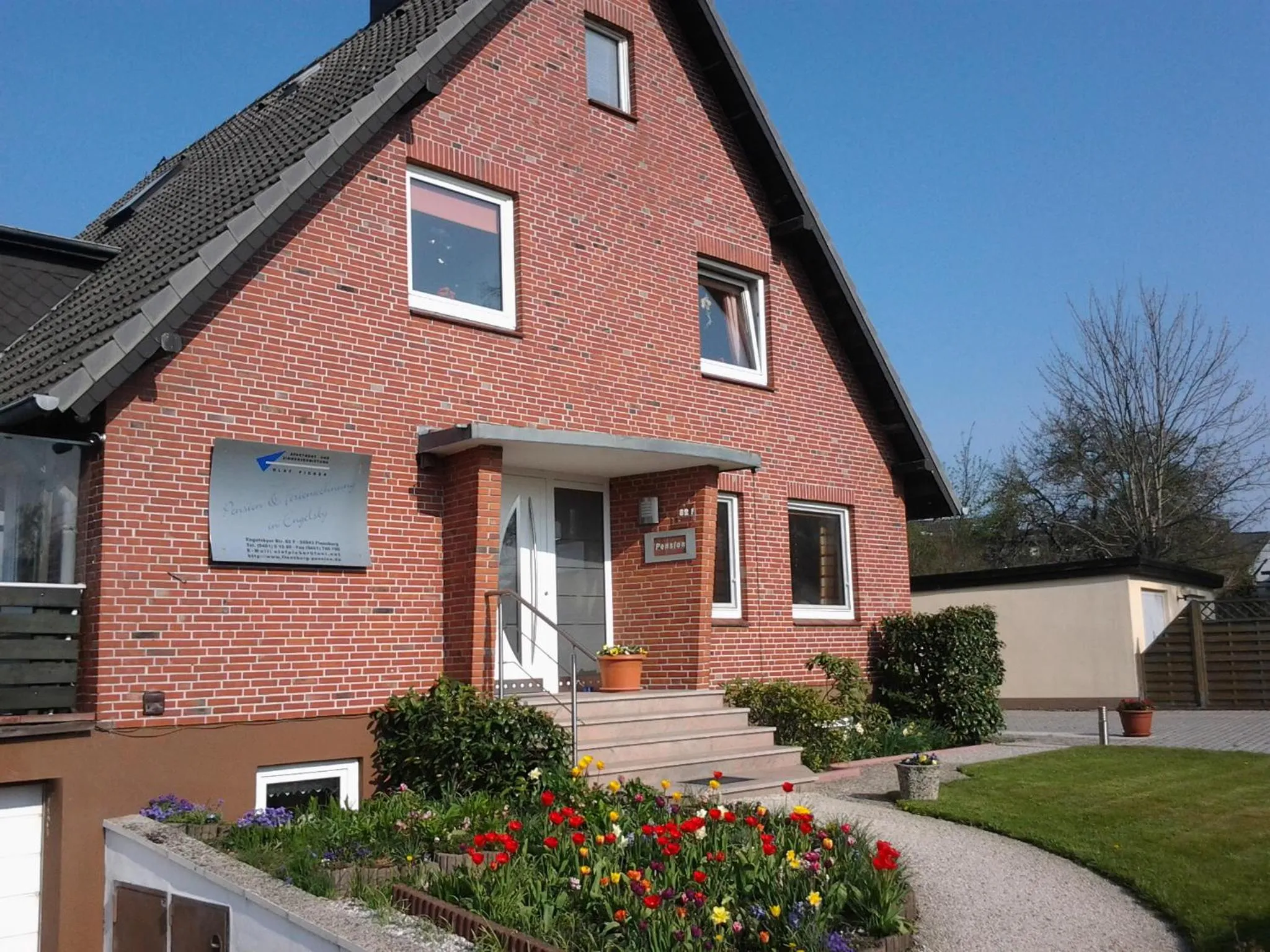 Facade/entrance in Gästehaus Flensburg Engelsby