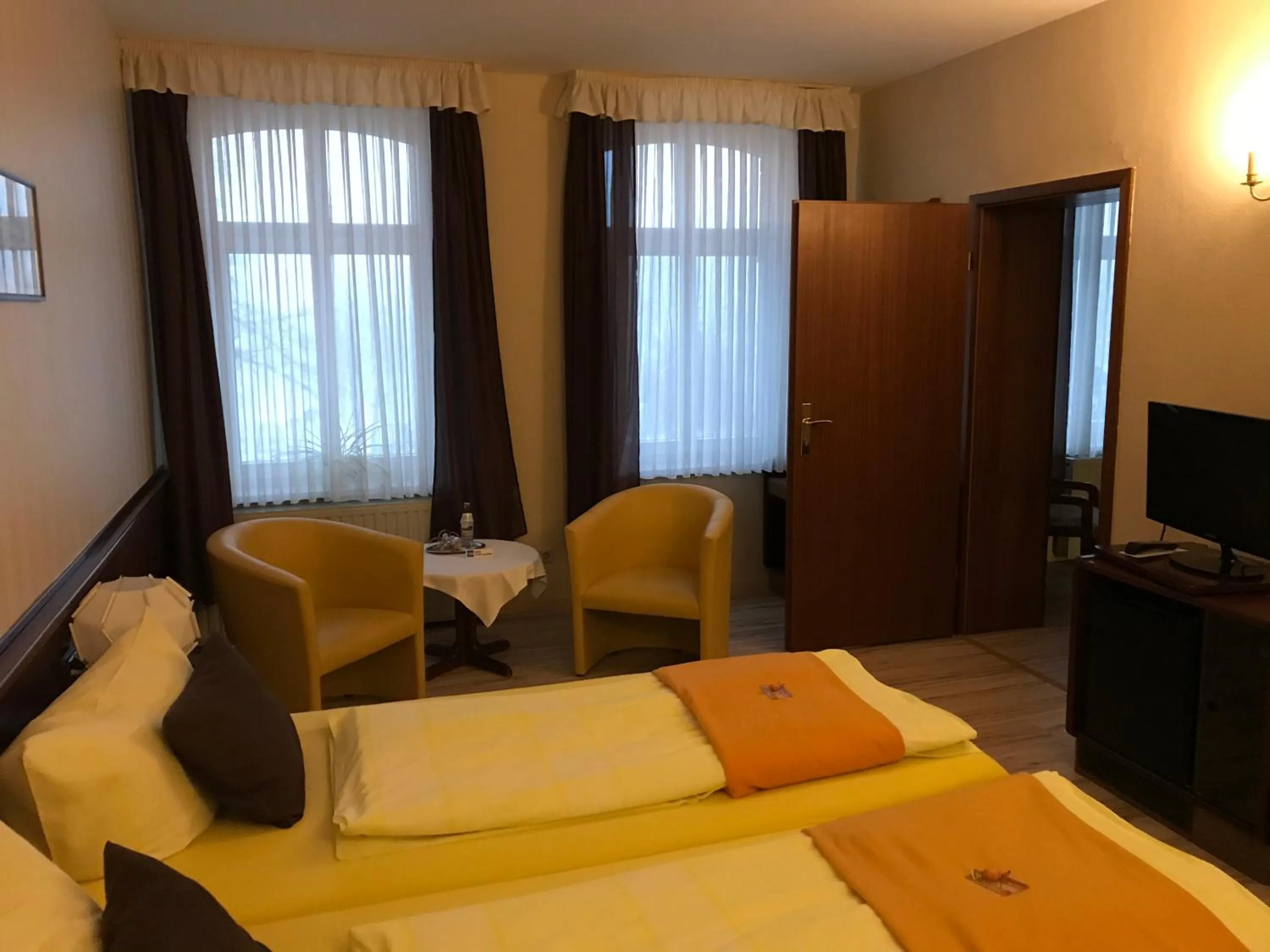 Living room, Bed in Hotel Schöne Aussicht