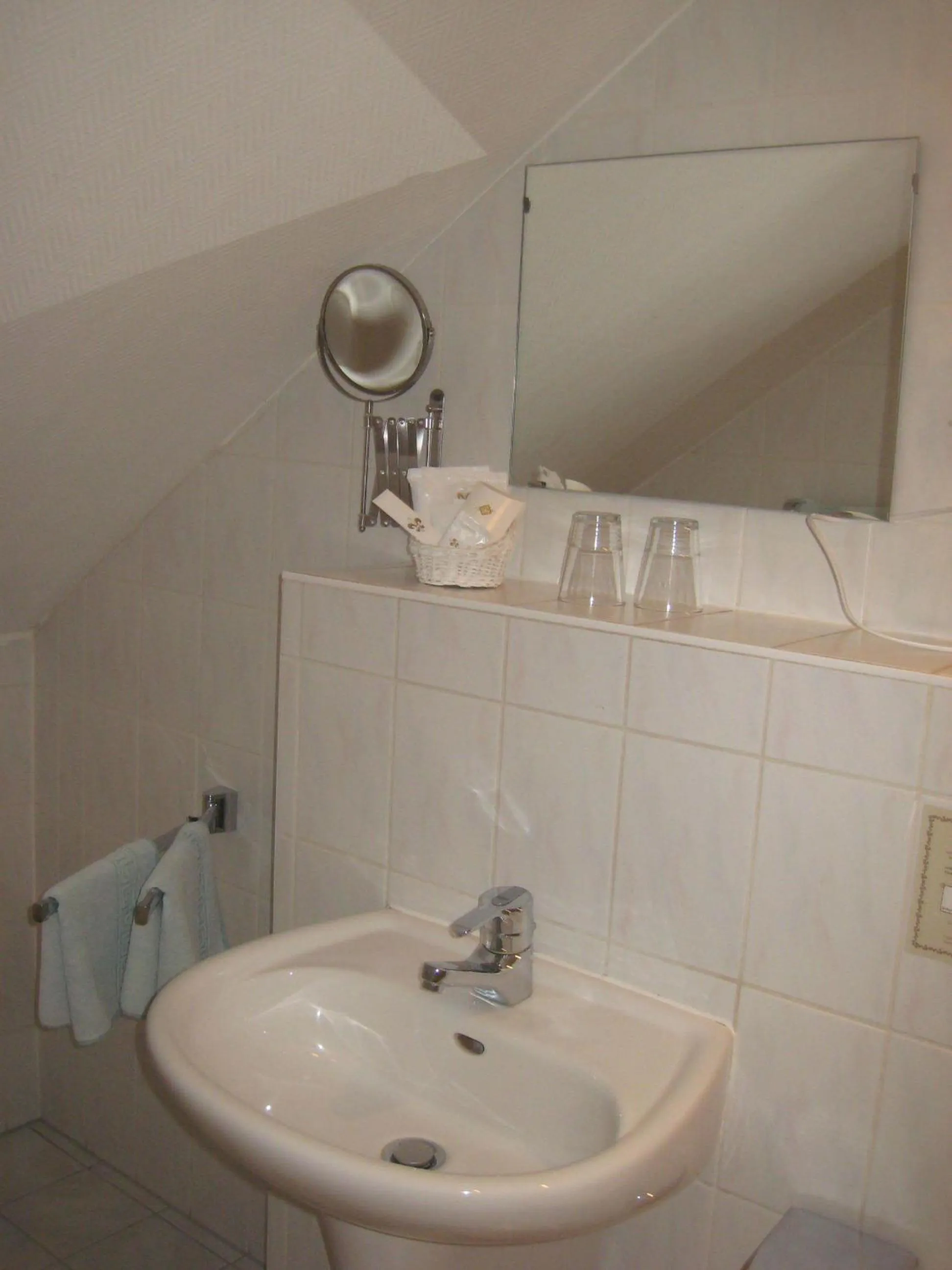 Bathroom in Hotel Schöne Aussicht