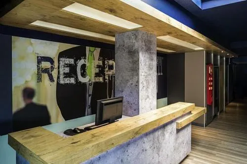 Lobby or reception in Hôtel Ibis Budget Nantes Nord St Herblain