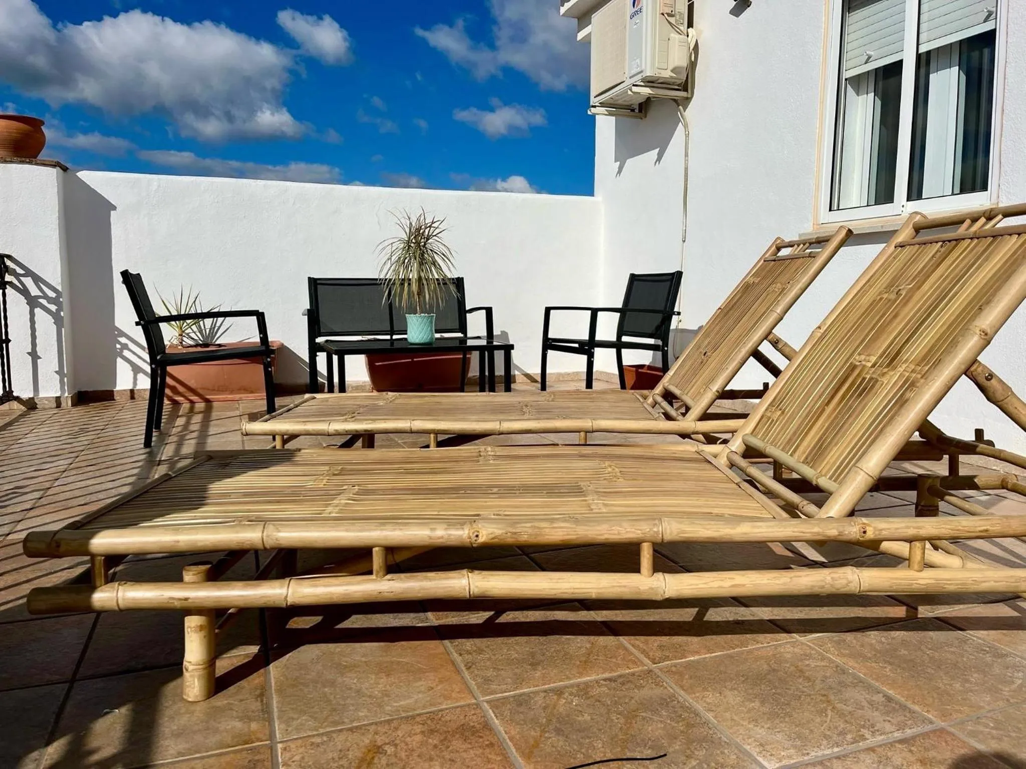 Swimming pool in Apartamentos Avanel