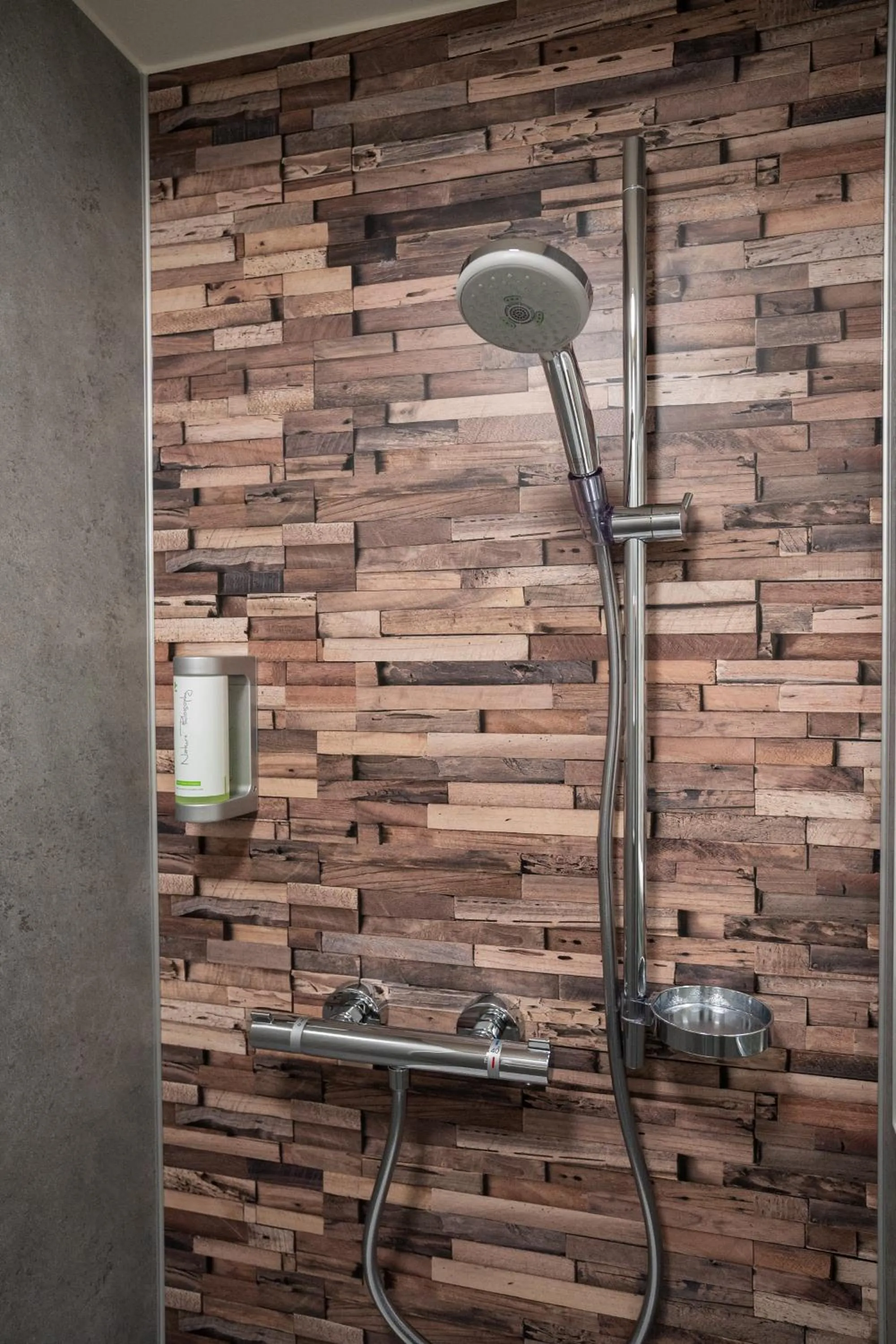 Shower in Hotel in der Mühle