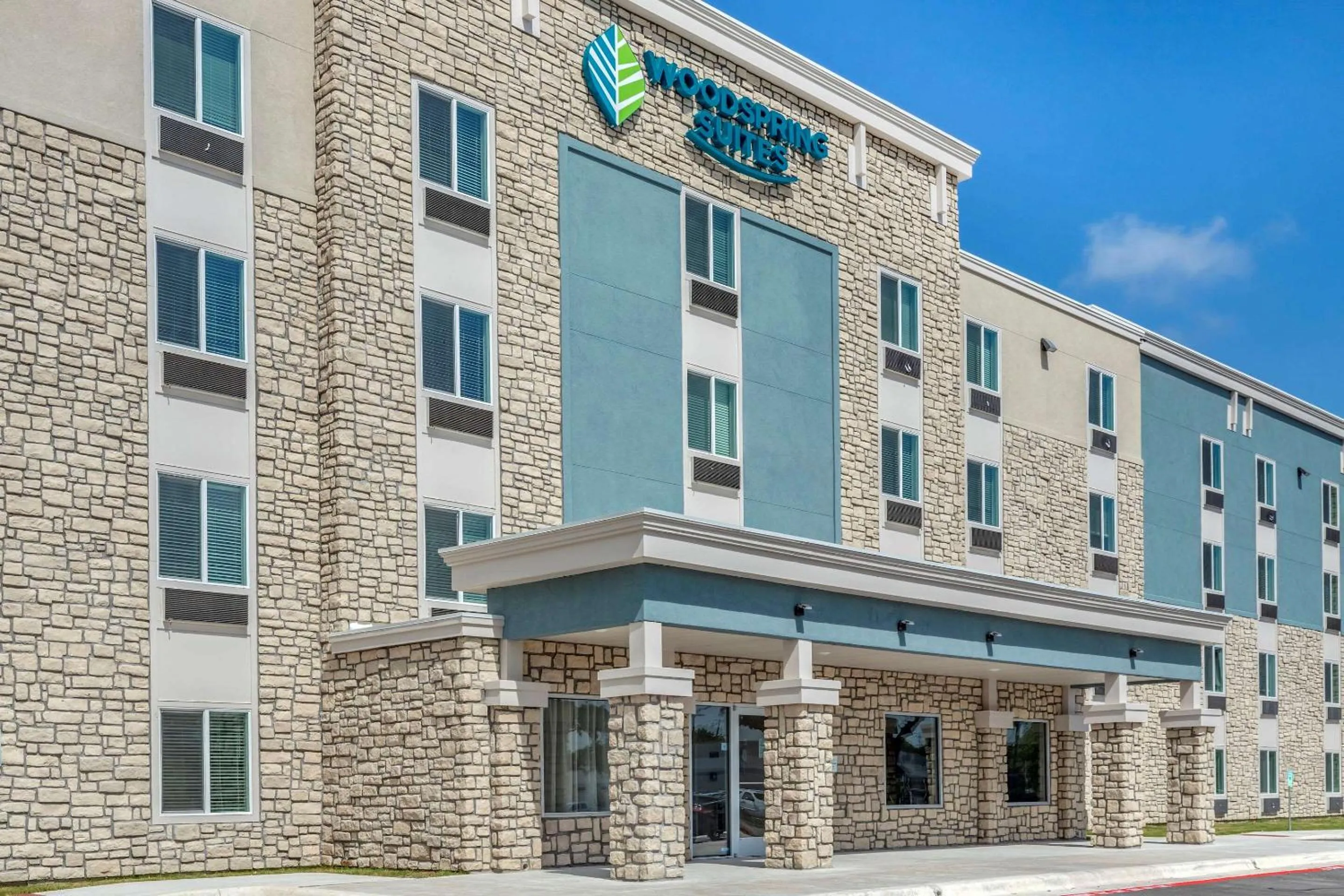 Property building in WoodSpring Suites Austin Georgetown
