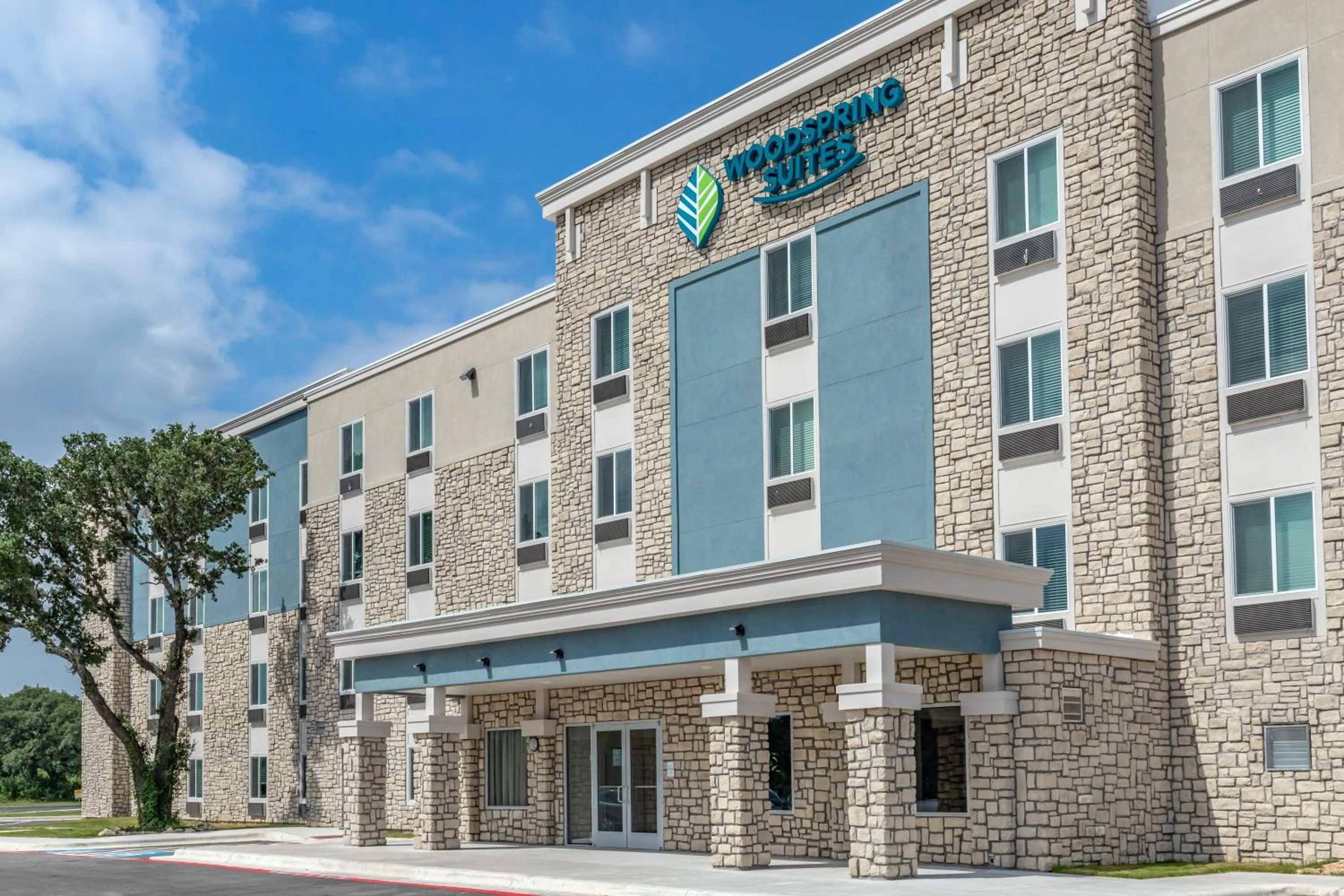 Facade/entrance in WoodSpring Suites Austin Georgetown