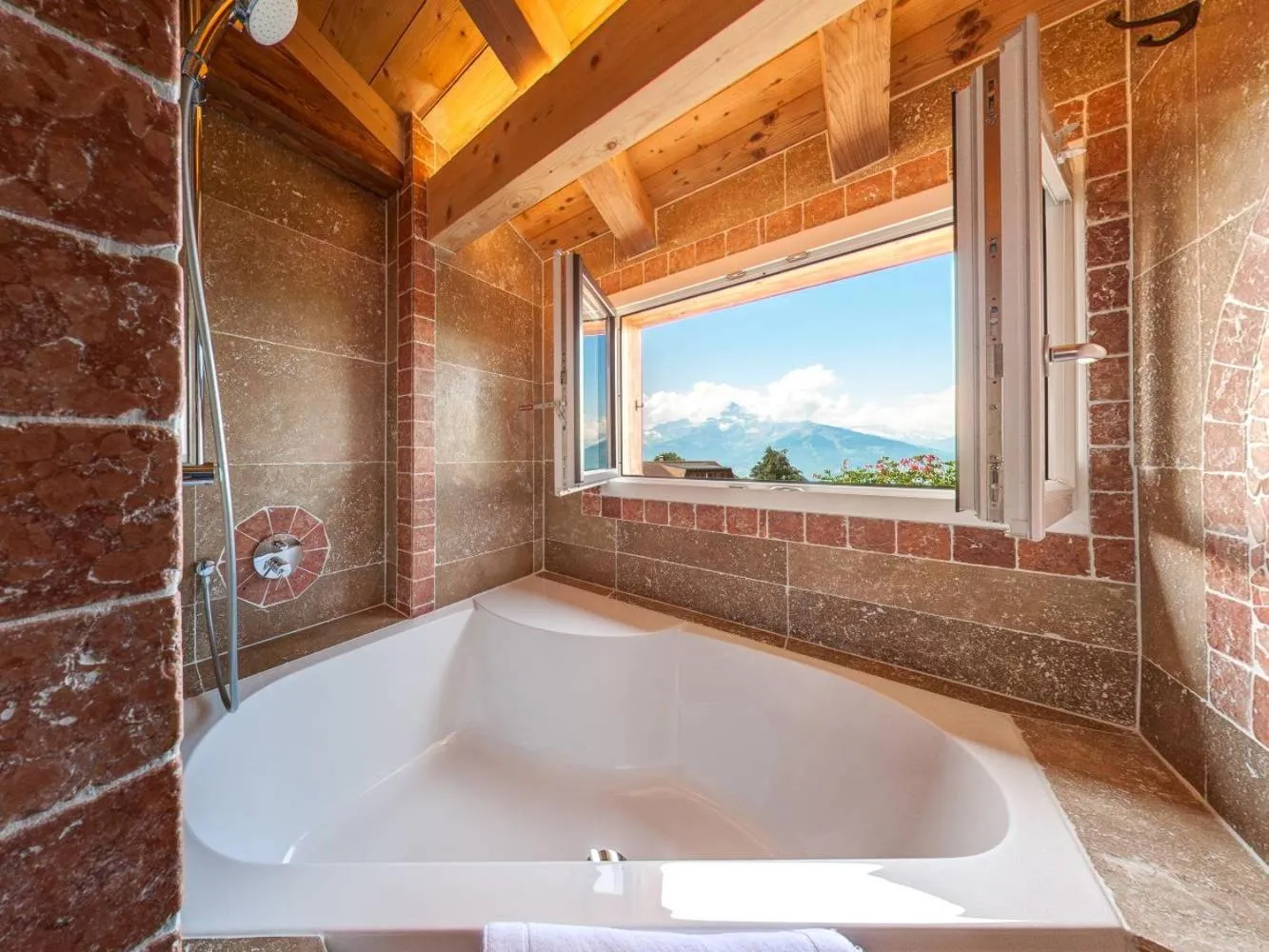 Bathroom in Alpe Fleurie Hôtel & Restaurant