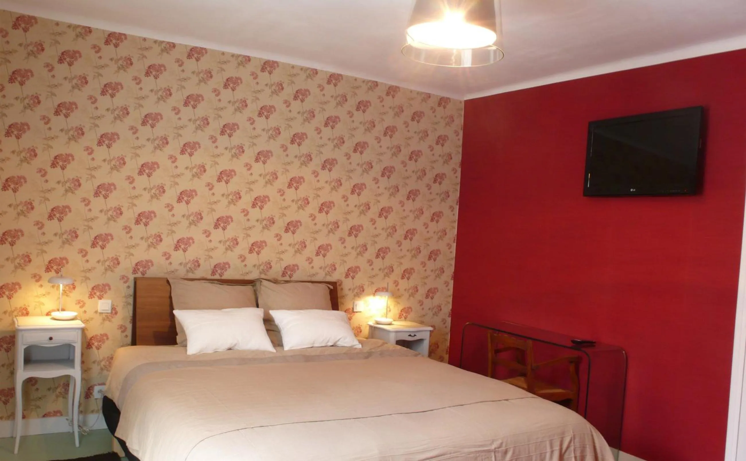 Bedroom, Bed in Villa Mons