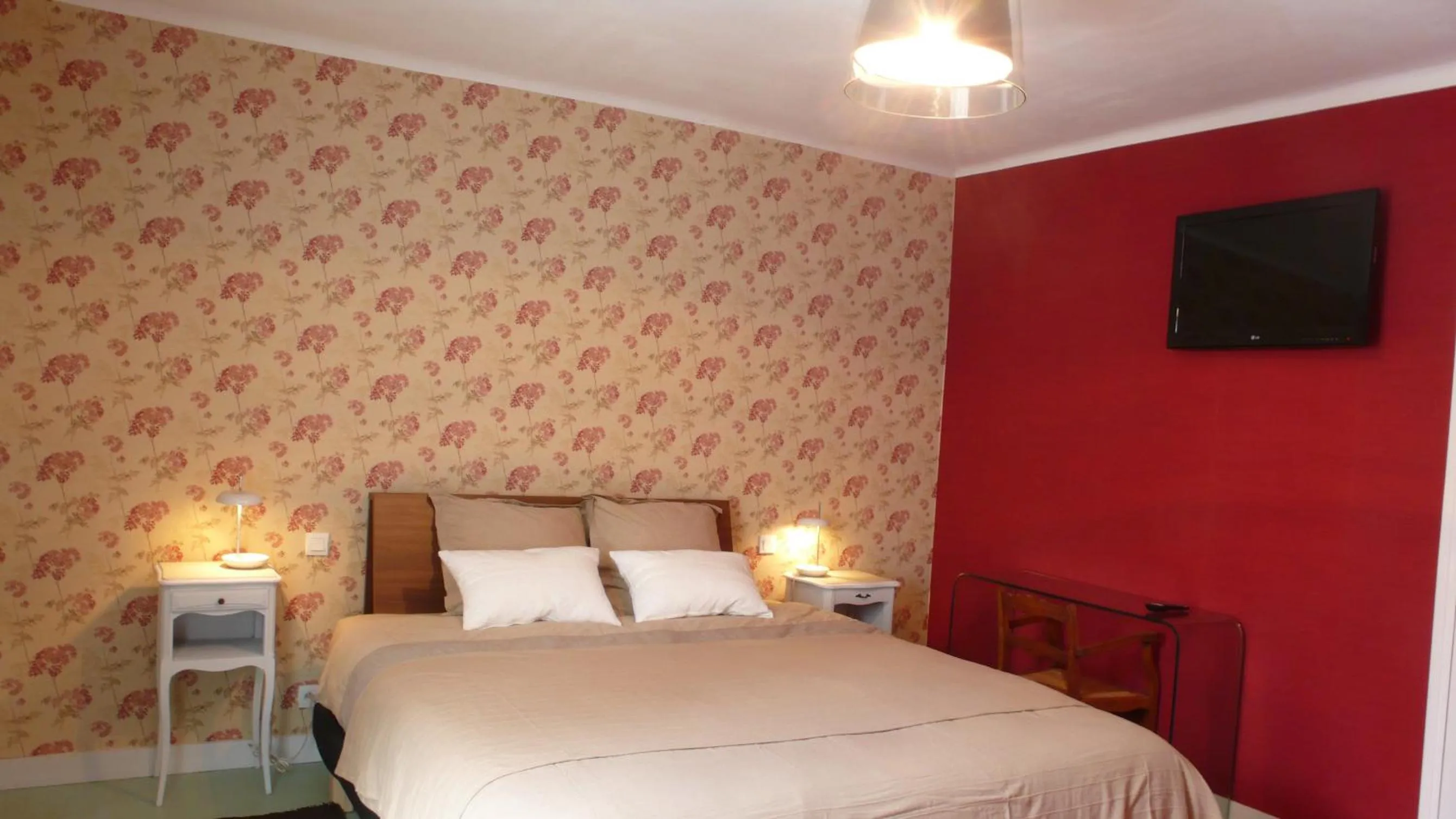 Bedroom, Bed in Villa Mons