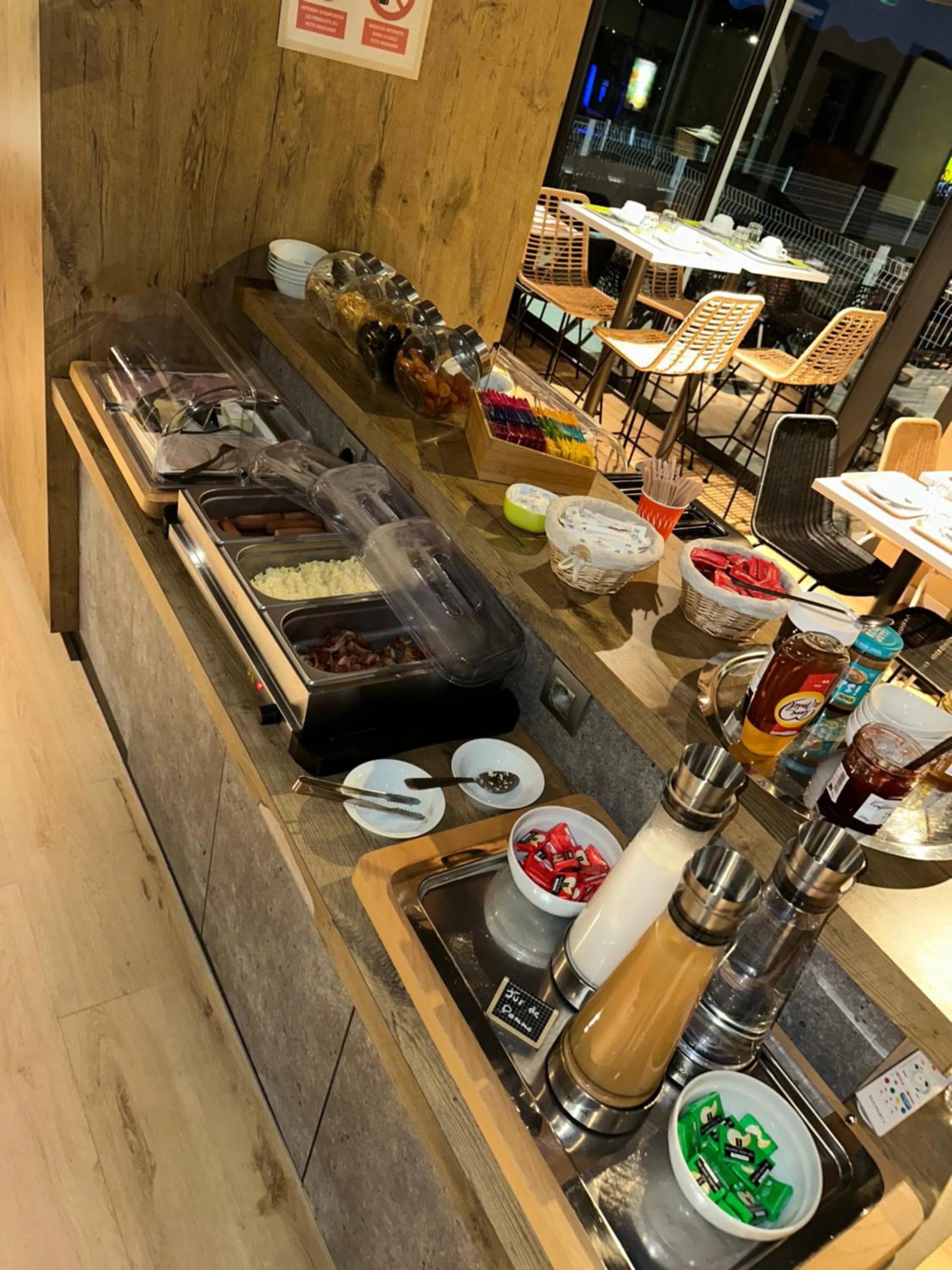 Breakfast in Sure Hotel by Best Western Nimes Est