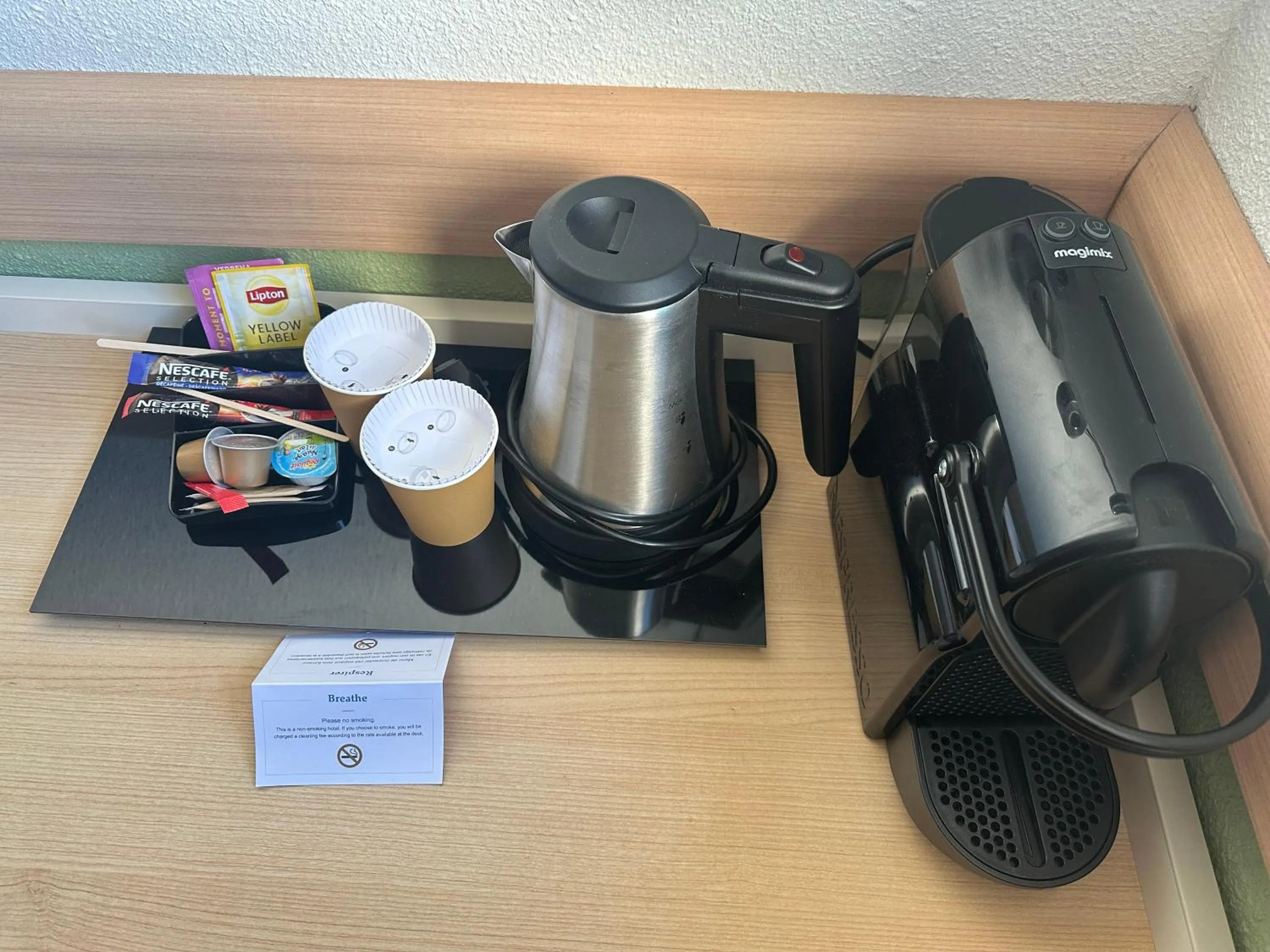 Coffee/tea facilities in Sure Hotel by Best Western Nimes Est