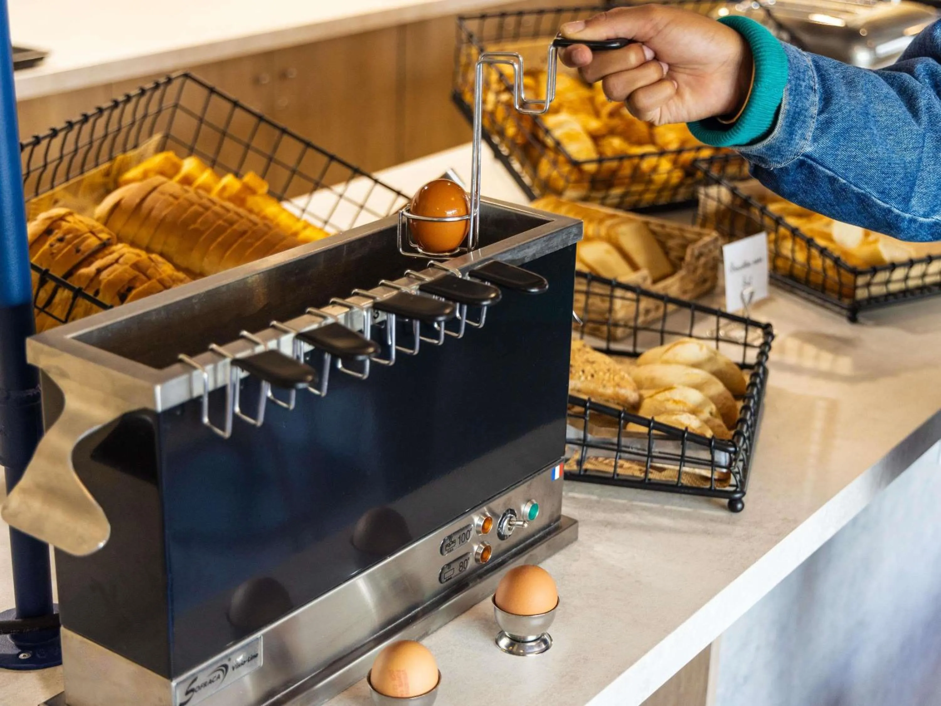 Breakfast in Hotel ibis budget Chatillon Paris Ouest