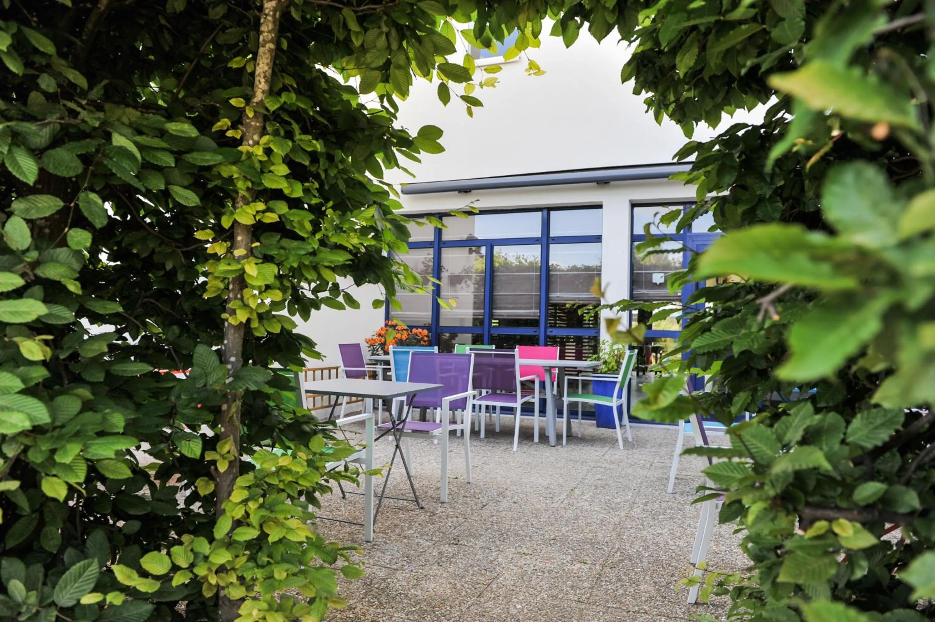 Patio in ibis budget Marne la Vallée Pontault Combault