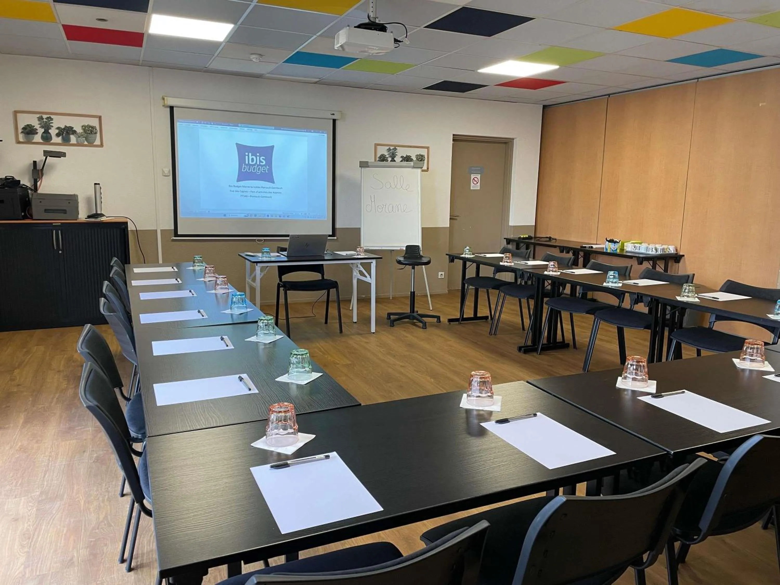 Meeting/conference room in ibis budget Marne la Vallée Pontault Combault