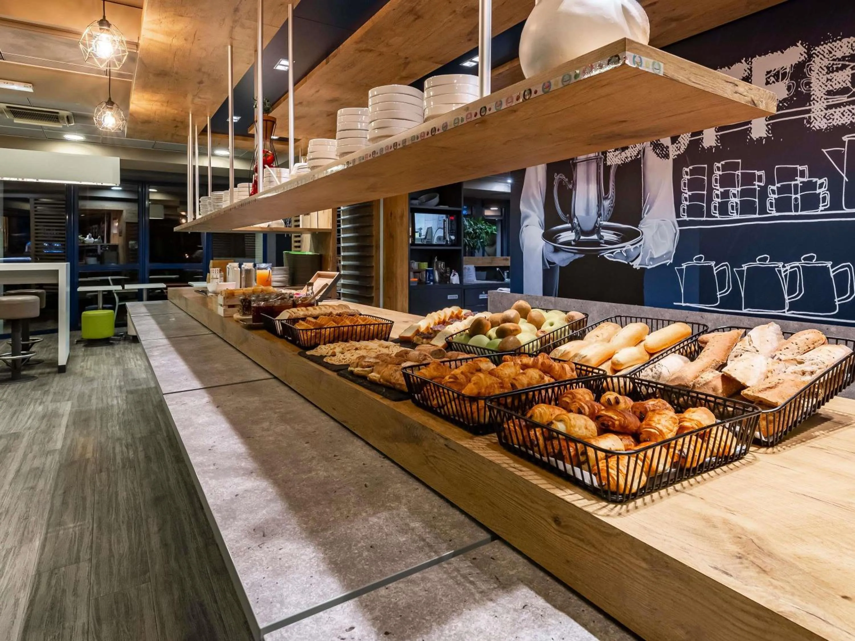 Breakfast in ibis budget Marne la Vallée Pontault Combault