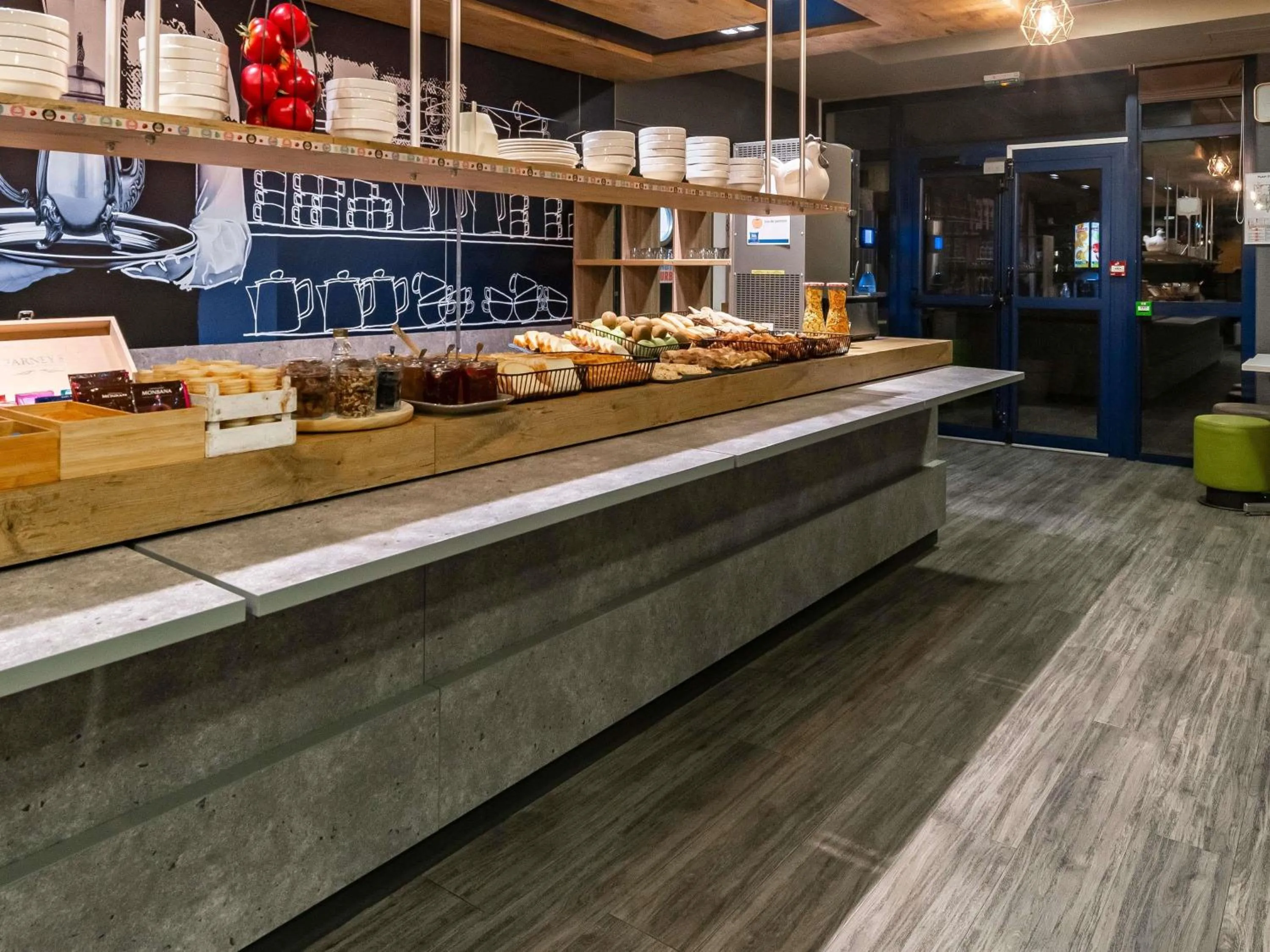 Breakfast in ibis budget Marne la Vallée Pontault Combault