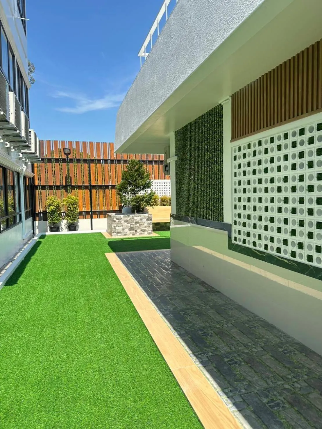 Property building in Hotel Pattaya Beach