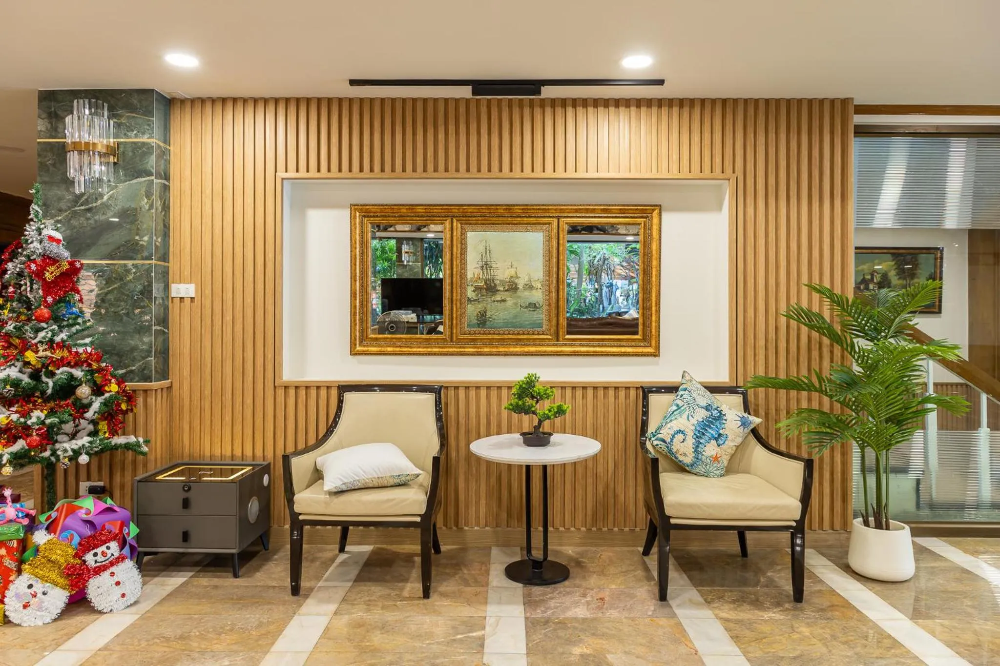 Communal lounge/ TV room in Hotel Pattaya Beach