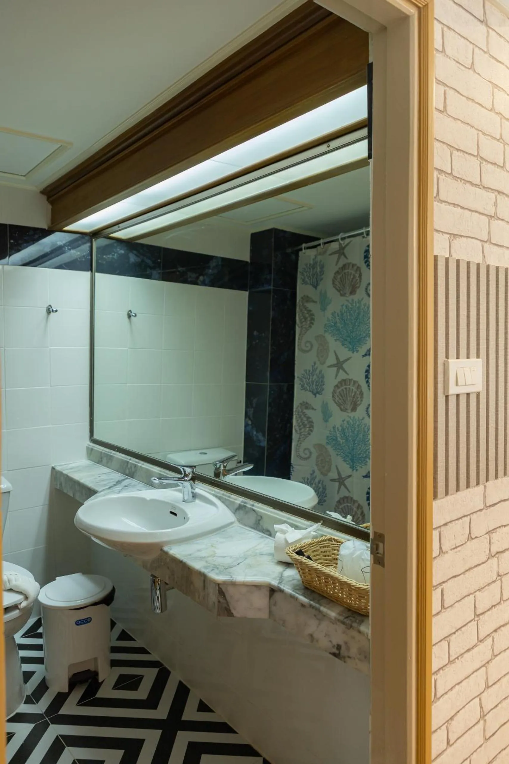 Toilet in Hotel Pattaya Beach