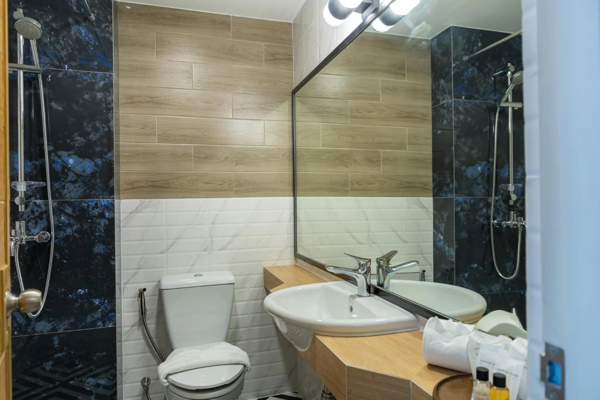 Bathroom in Hotel Pattaya Beach