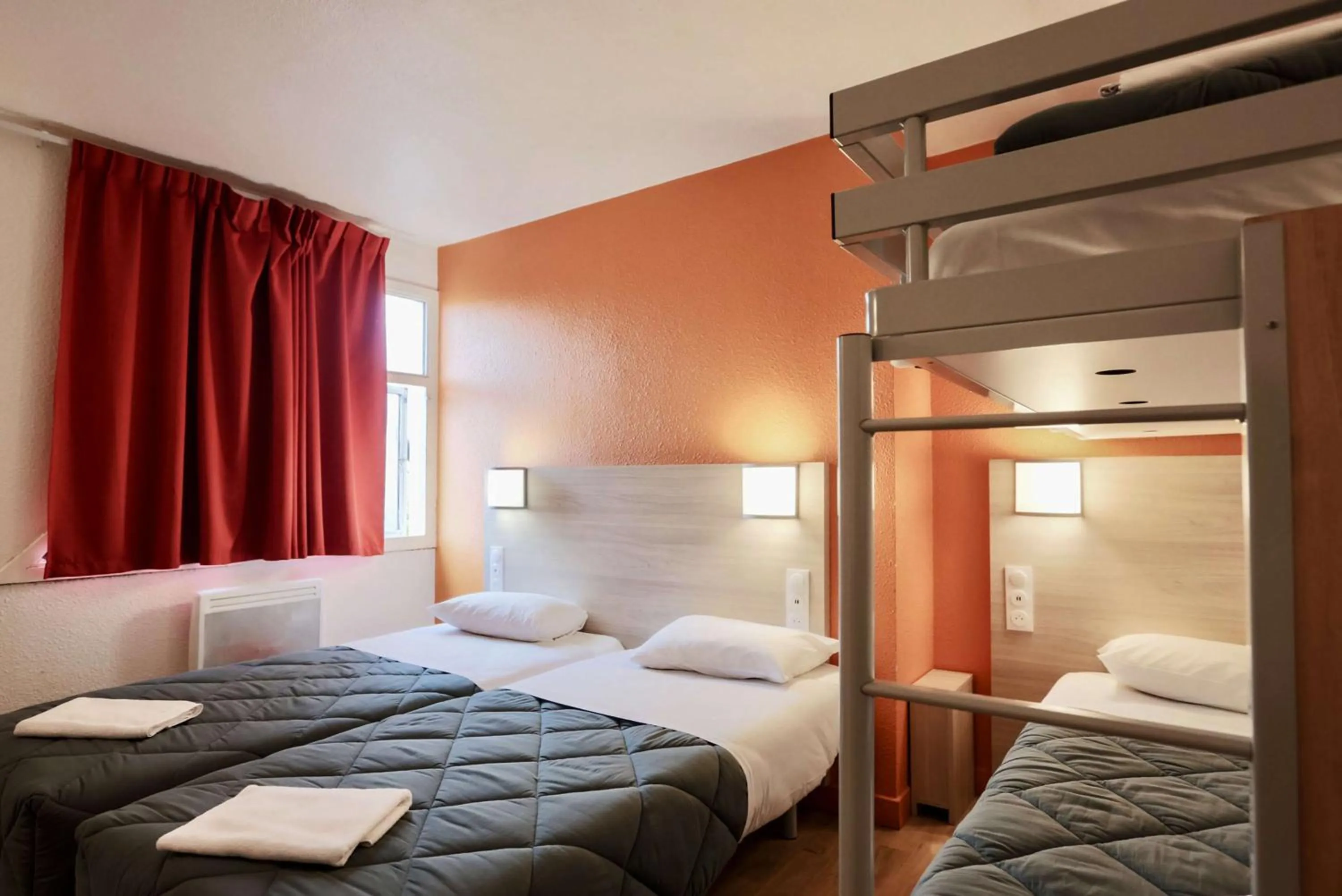 Bedroom, Bed in Première Classe Plaisir Gatines