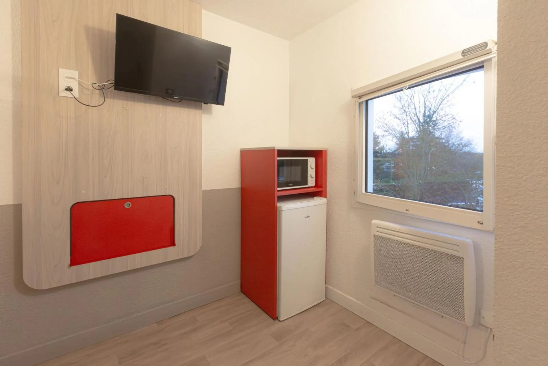 TV and multimedia in Première Classe Plaisir Gatines