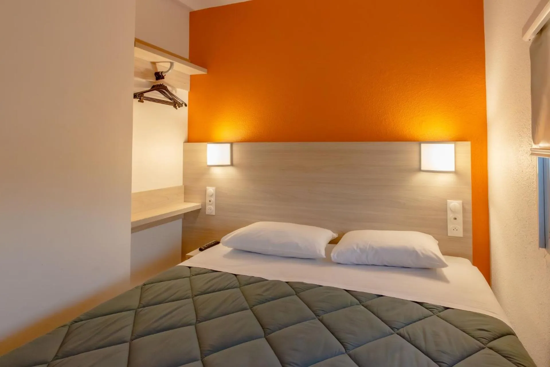 Bed in Première Classe Plaisir Gatines