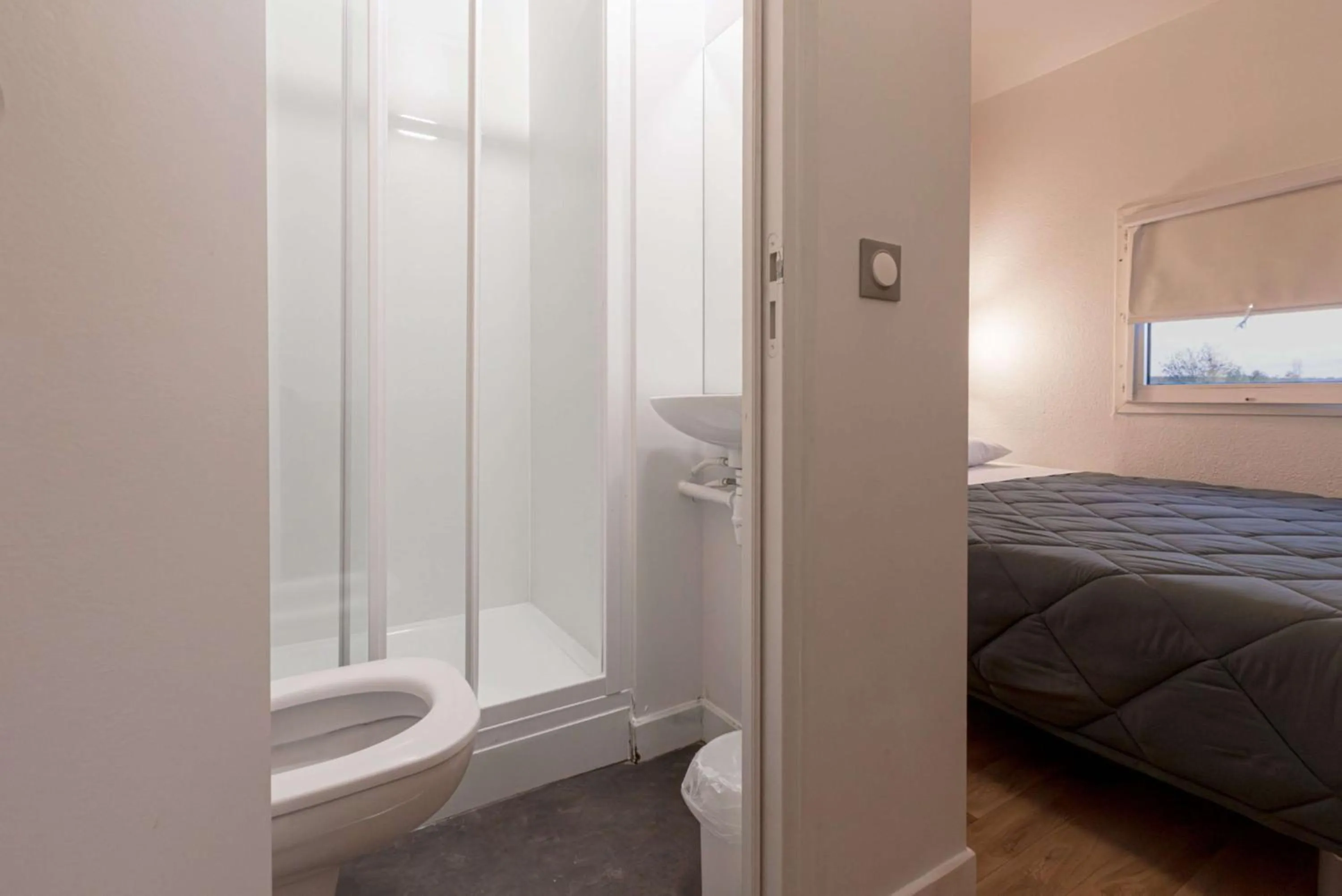 Bedroom, Bed in Première Classe Plaisir Gatines