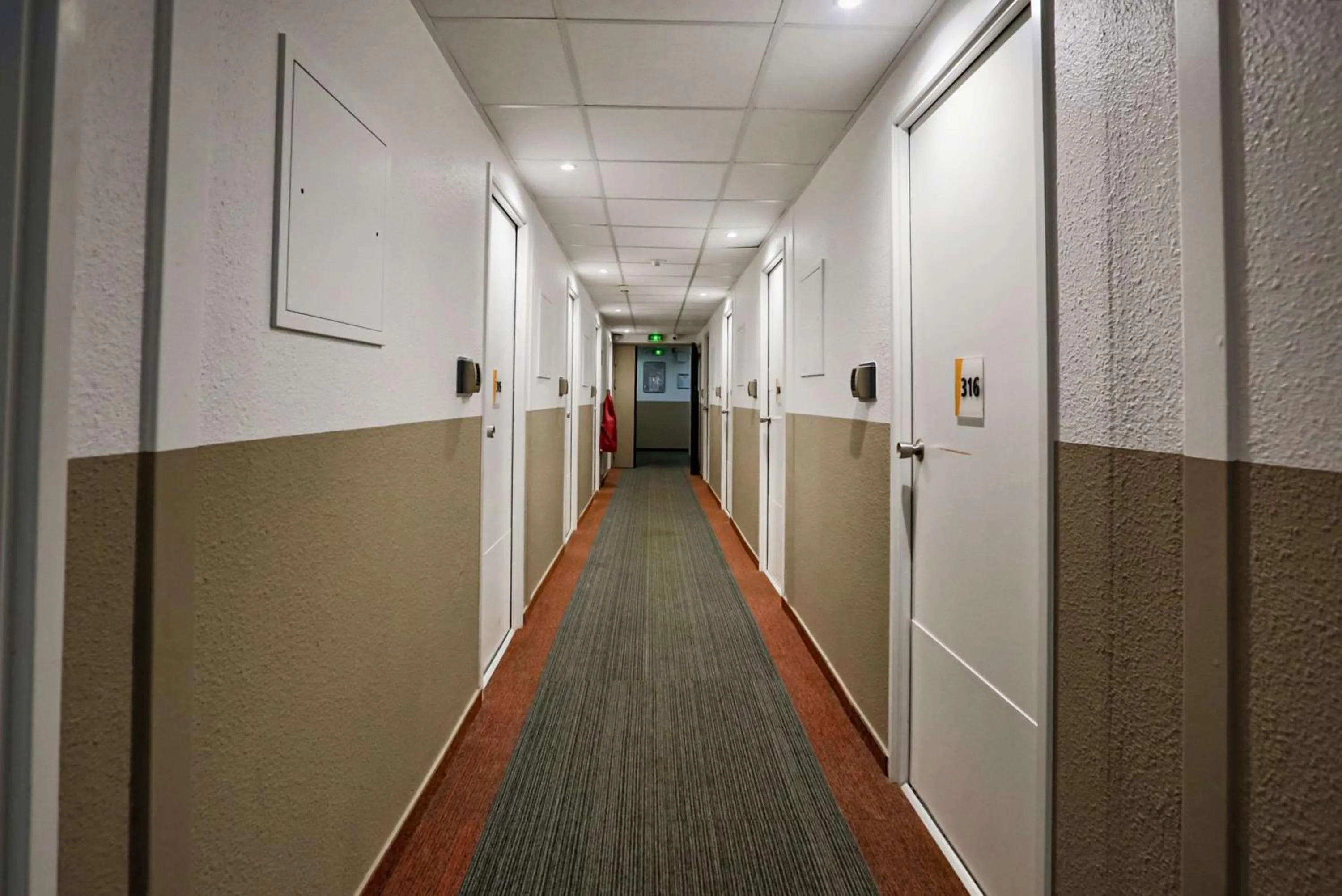 Bedroom in Première Classe Plaisir Gatines