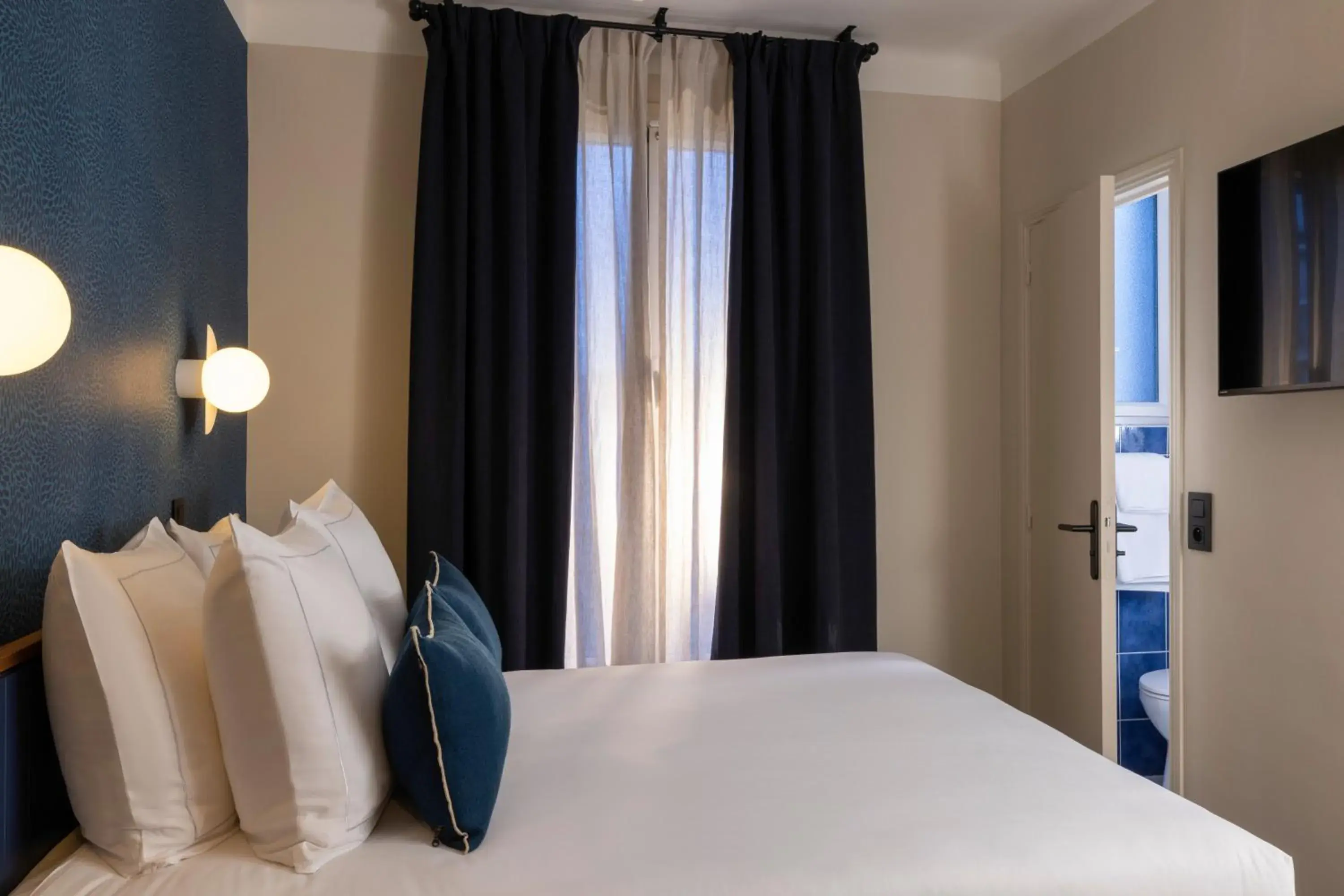 Single Room in Bijou Hôtel Paris Boulogne Single Room in Bijou Hôtel Paris Boulogne