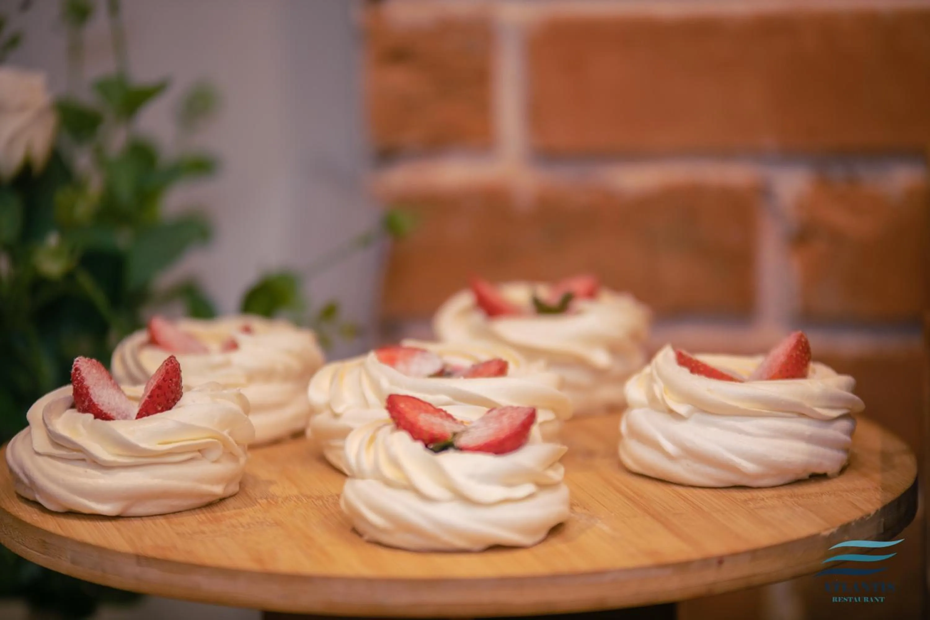 Breakfast in New Wave Hotel