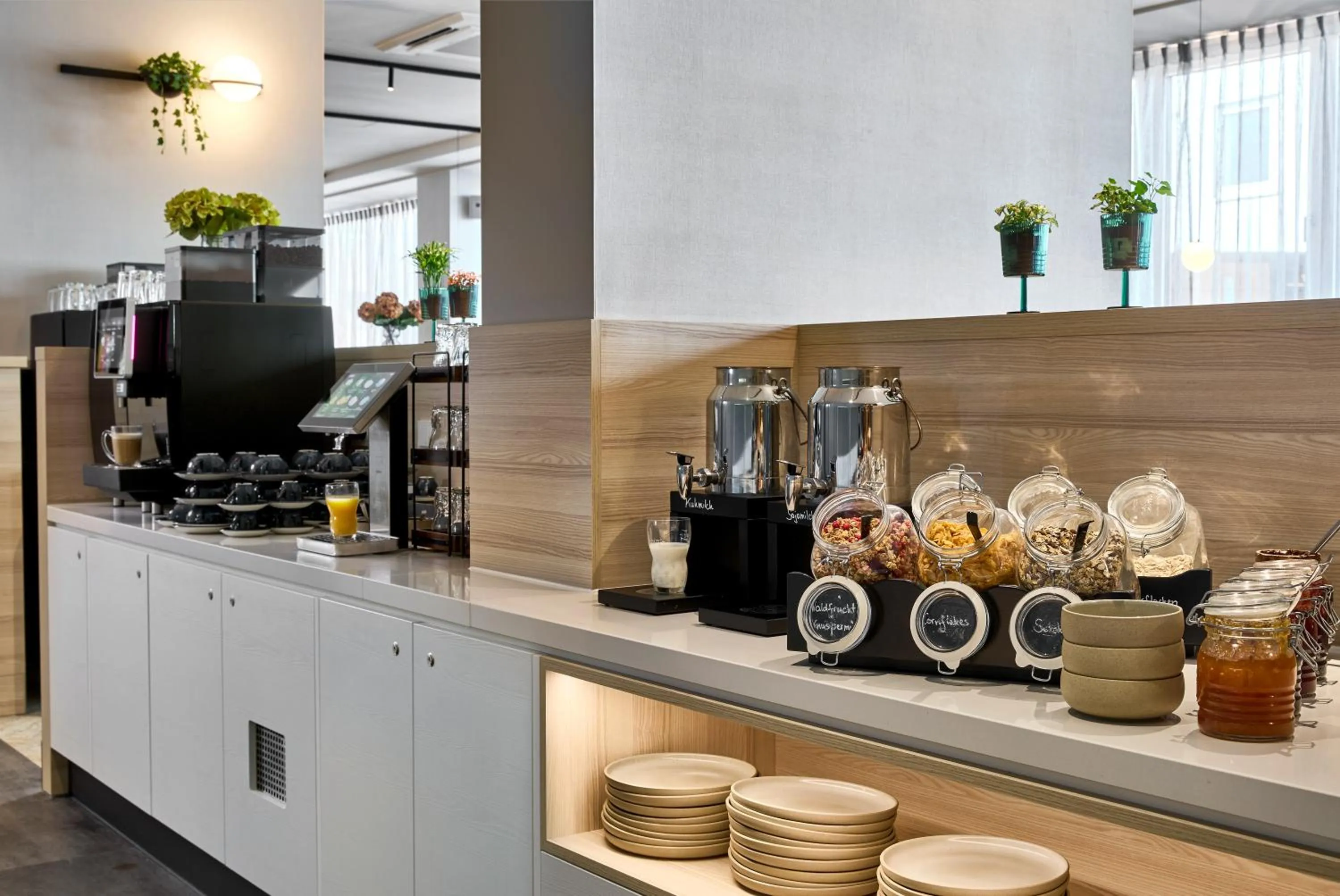 Coffee/tea facilities in June Six Hotel Hannover City