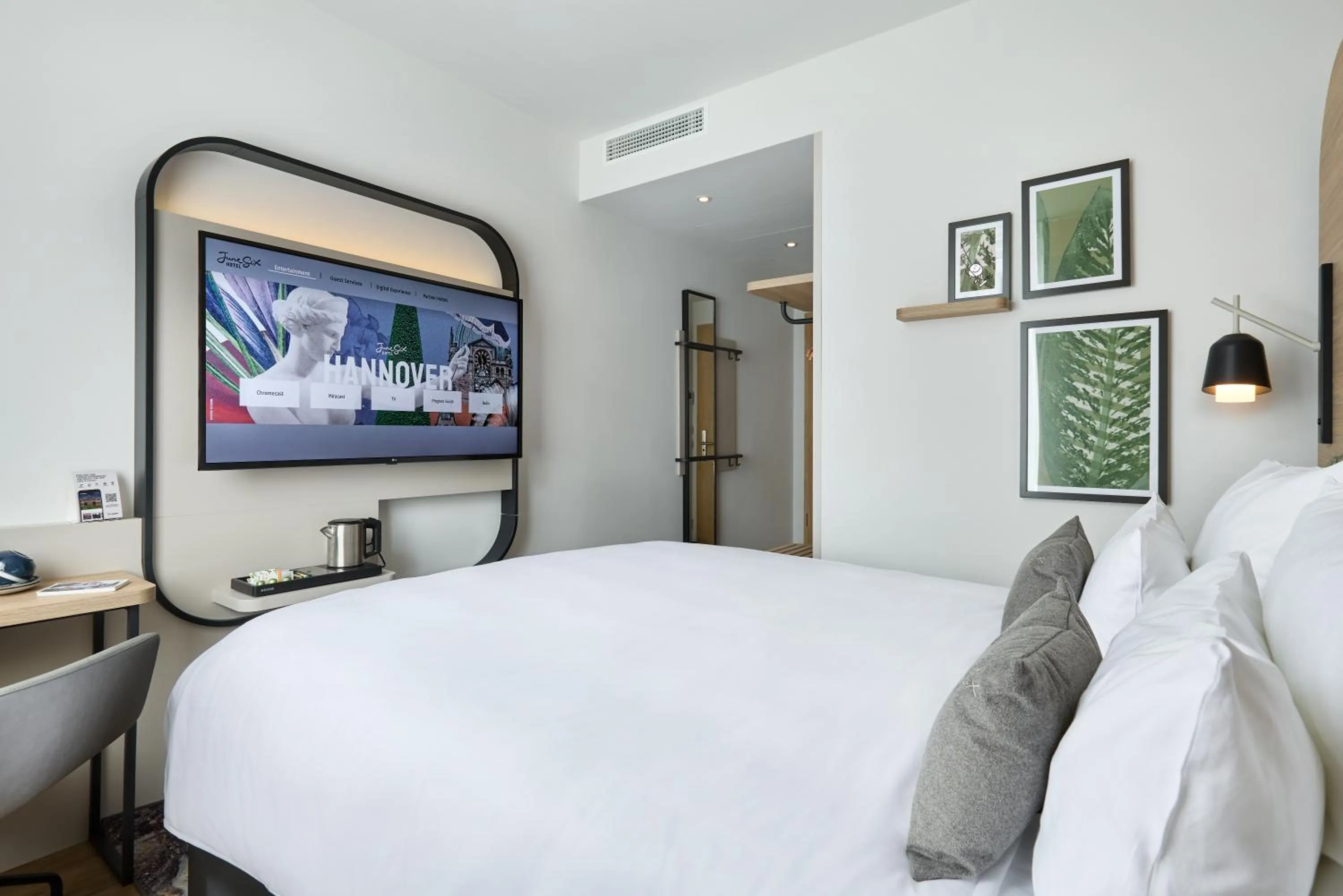 Bed in June Six Hotel Hannover City