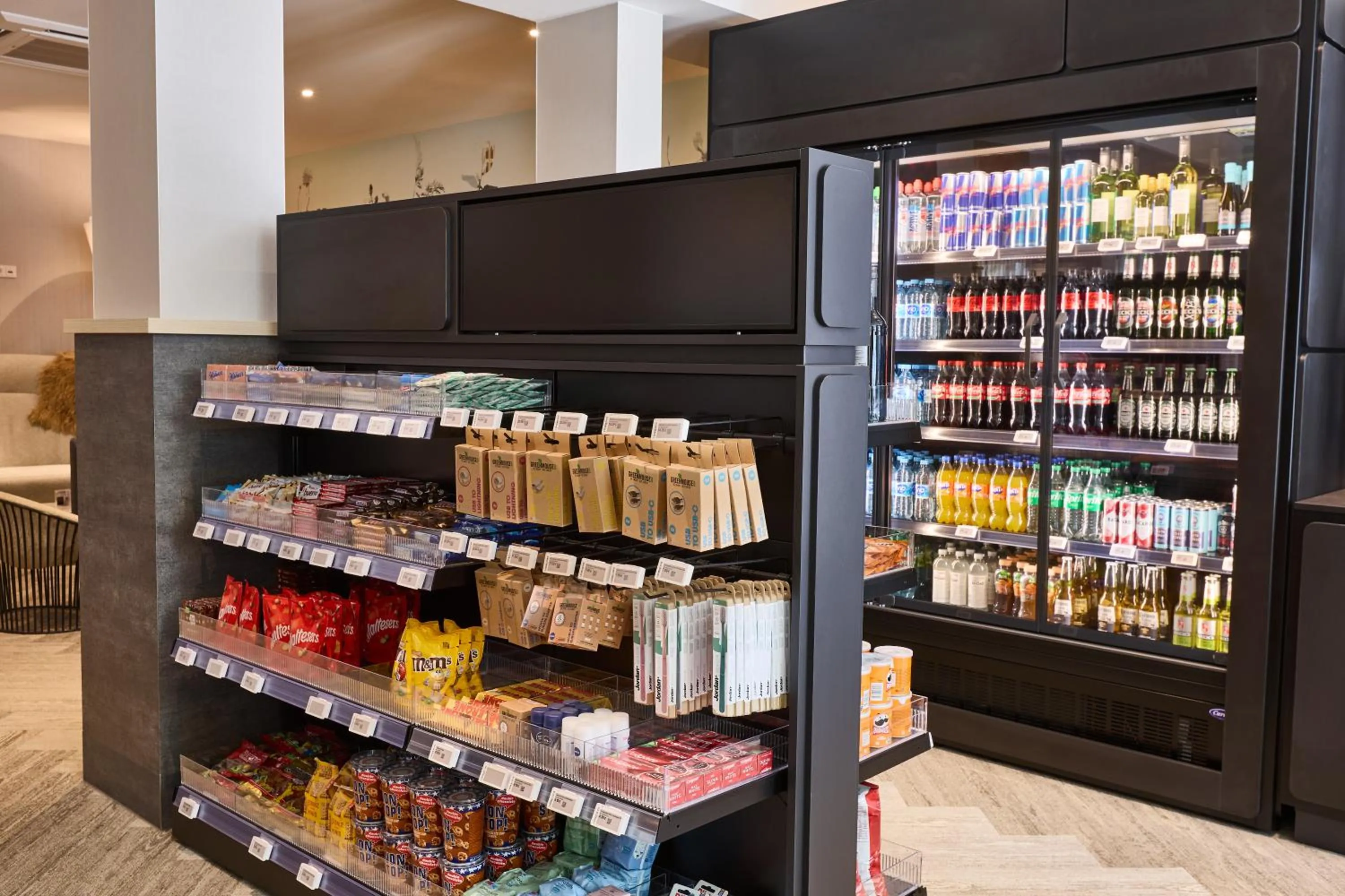 On-site shops in June Six Hotel Hannover City