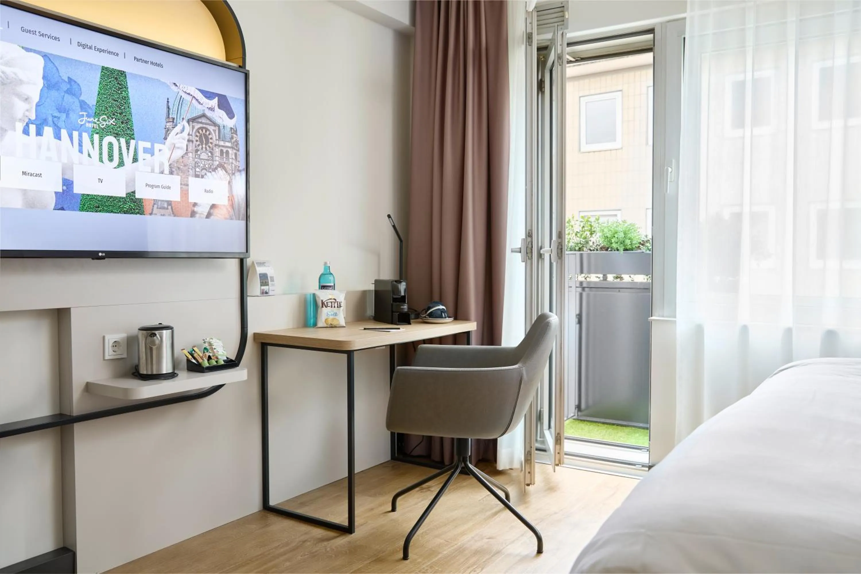 TV and multimedia, Bed in June Six Hotel Hannover City