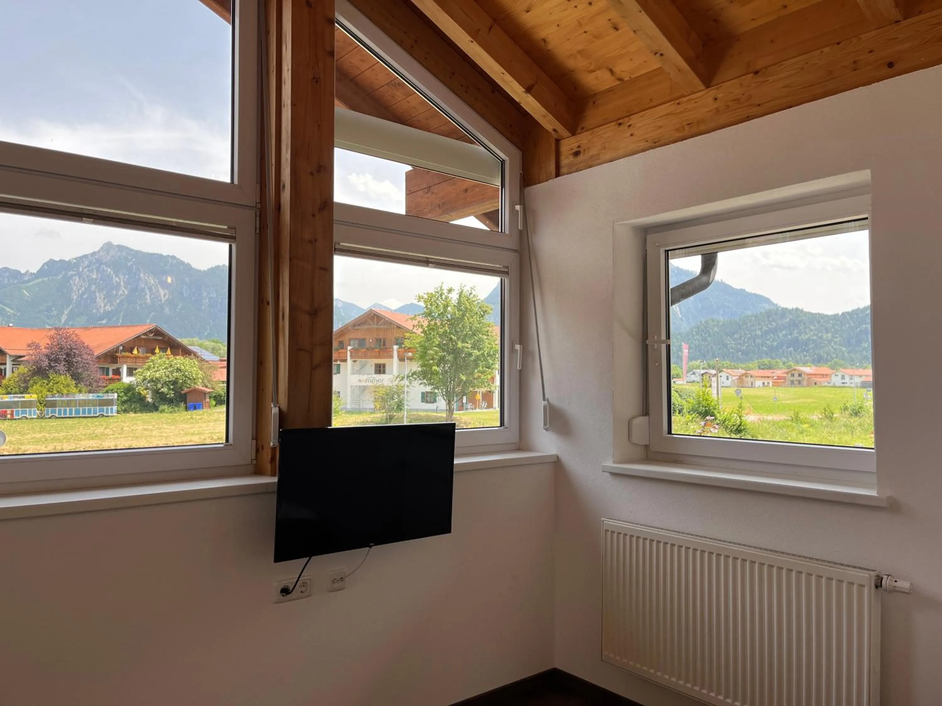 Photo of the whole room in Gästehaus Forggensee
