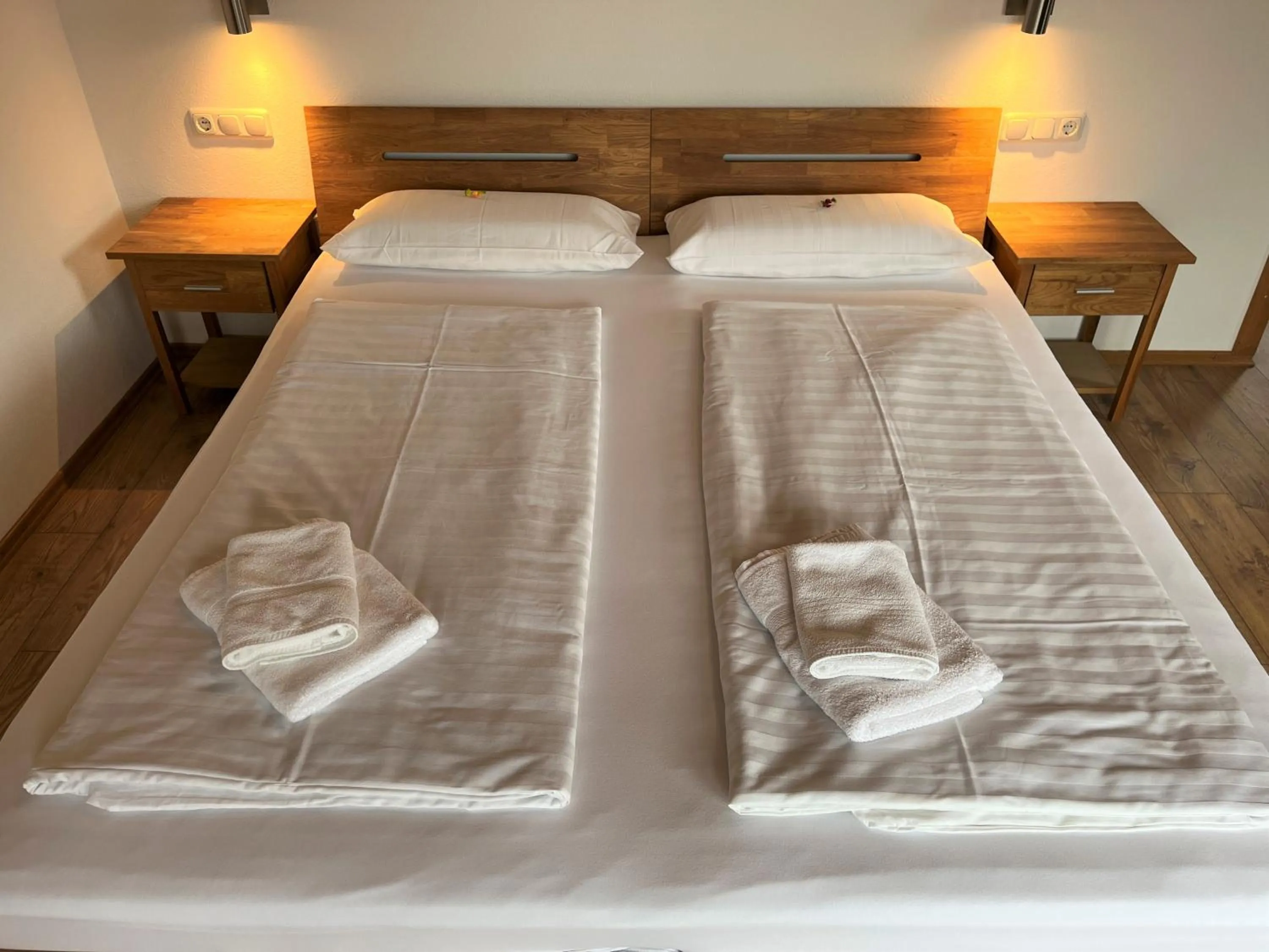 Bedroom, Bed in Gästehaus Forggensee