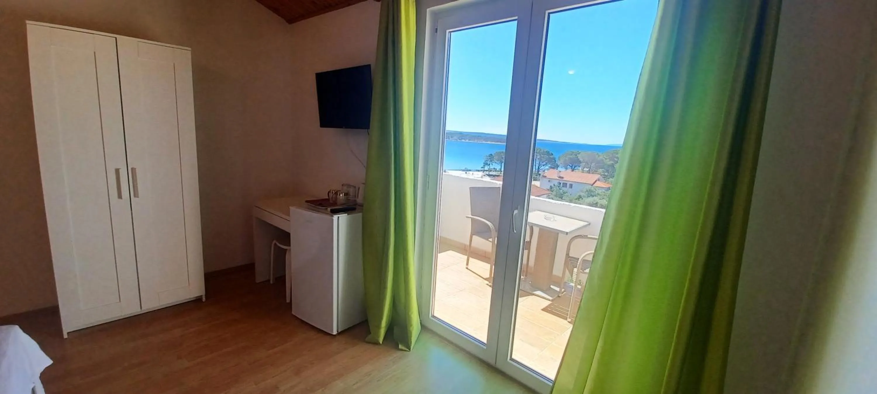 Apartments & rooms Mila