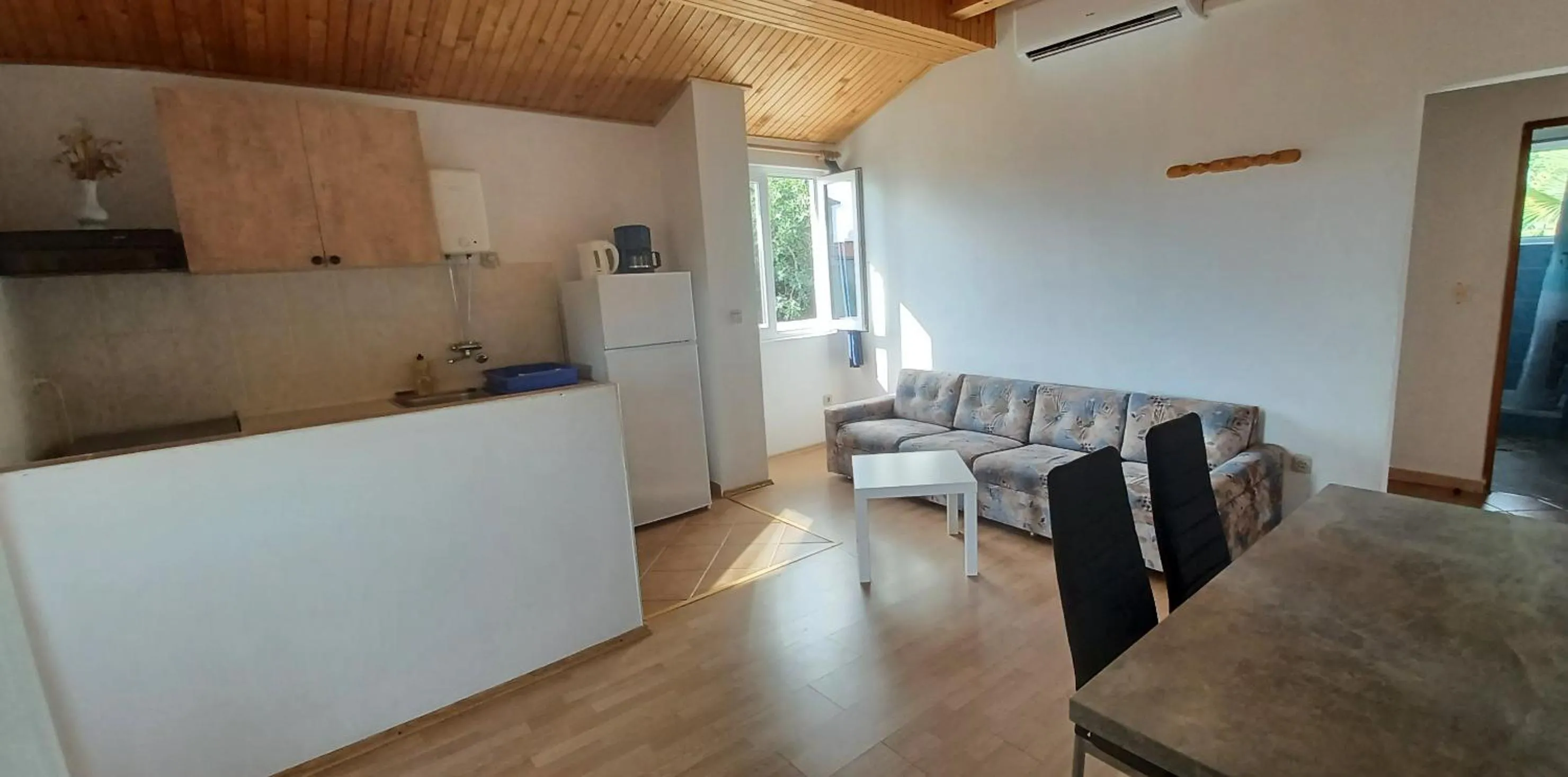 Apartments & rooms Mila