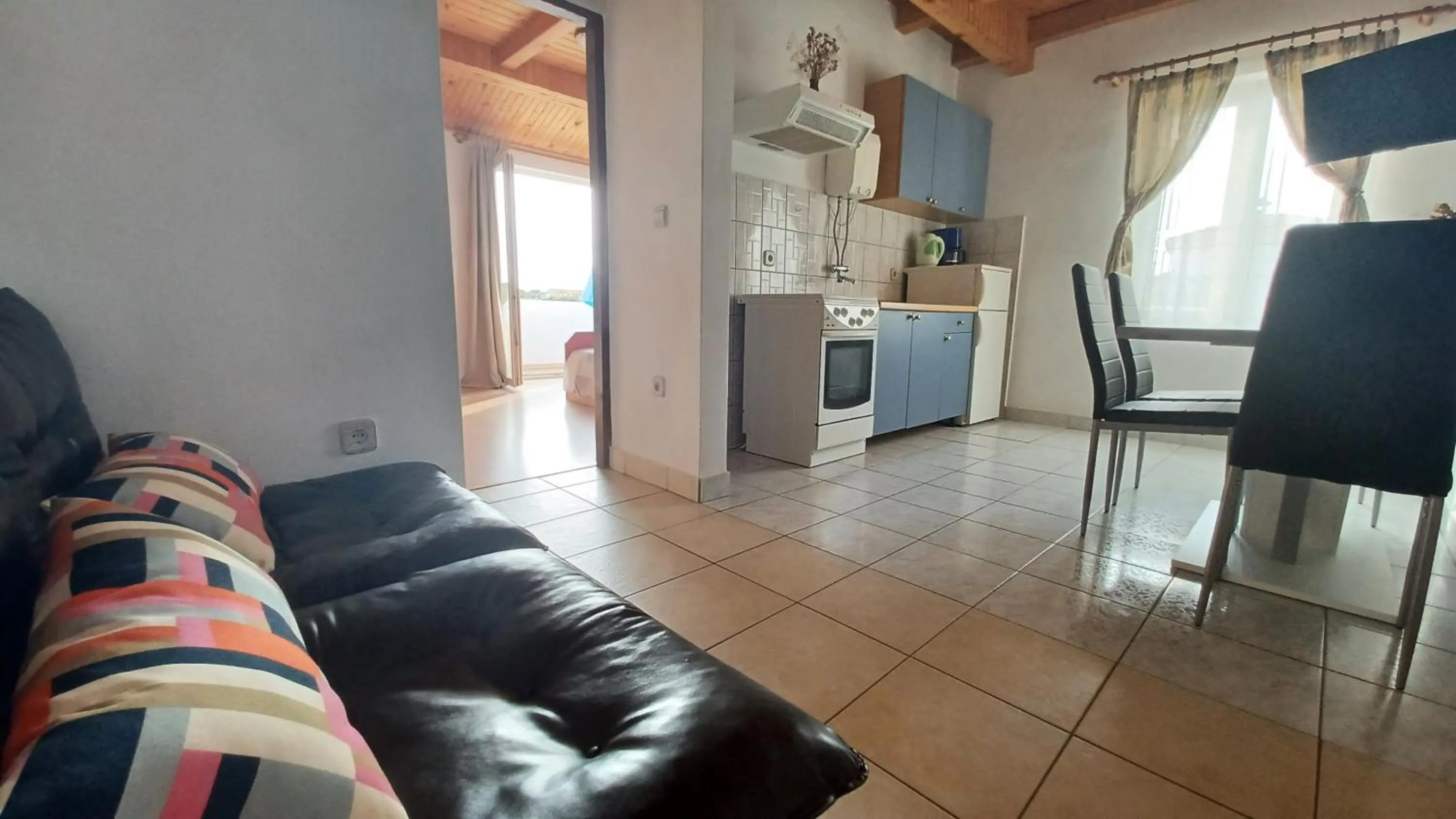 Apartments & rooms Mila