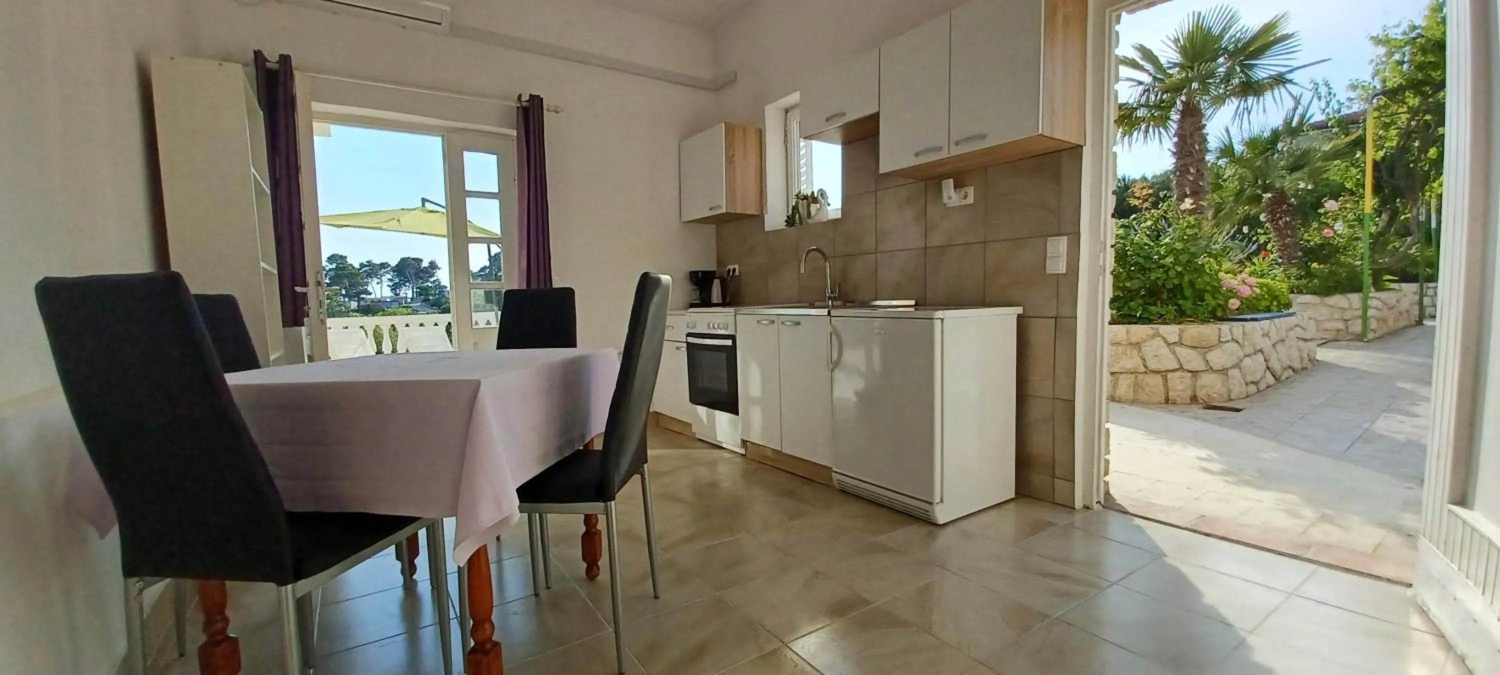 Apartments & rooms Mila