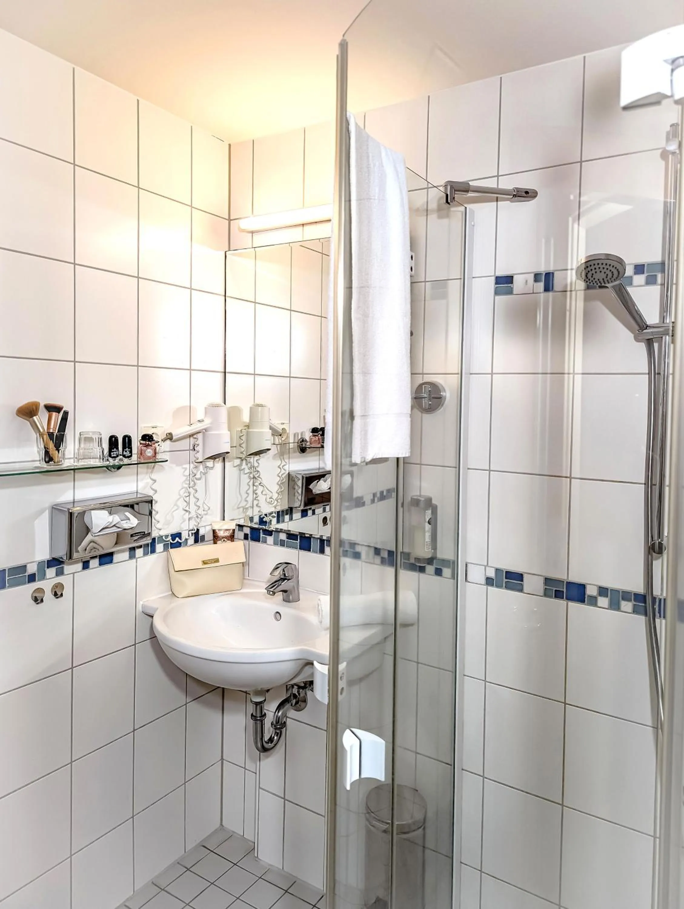 Shower in Boulevard Hotel Altstadt Schwerin