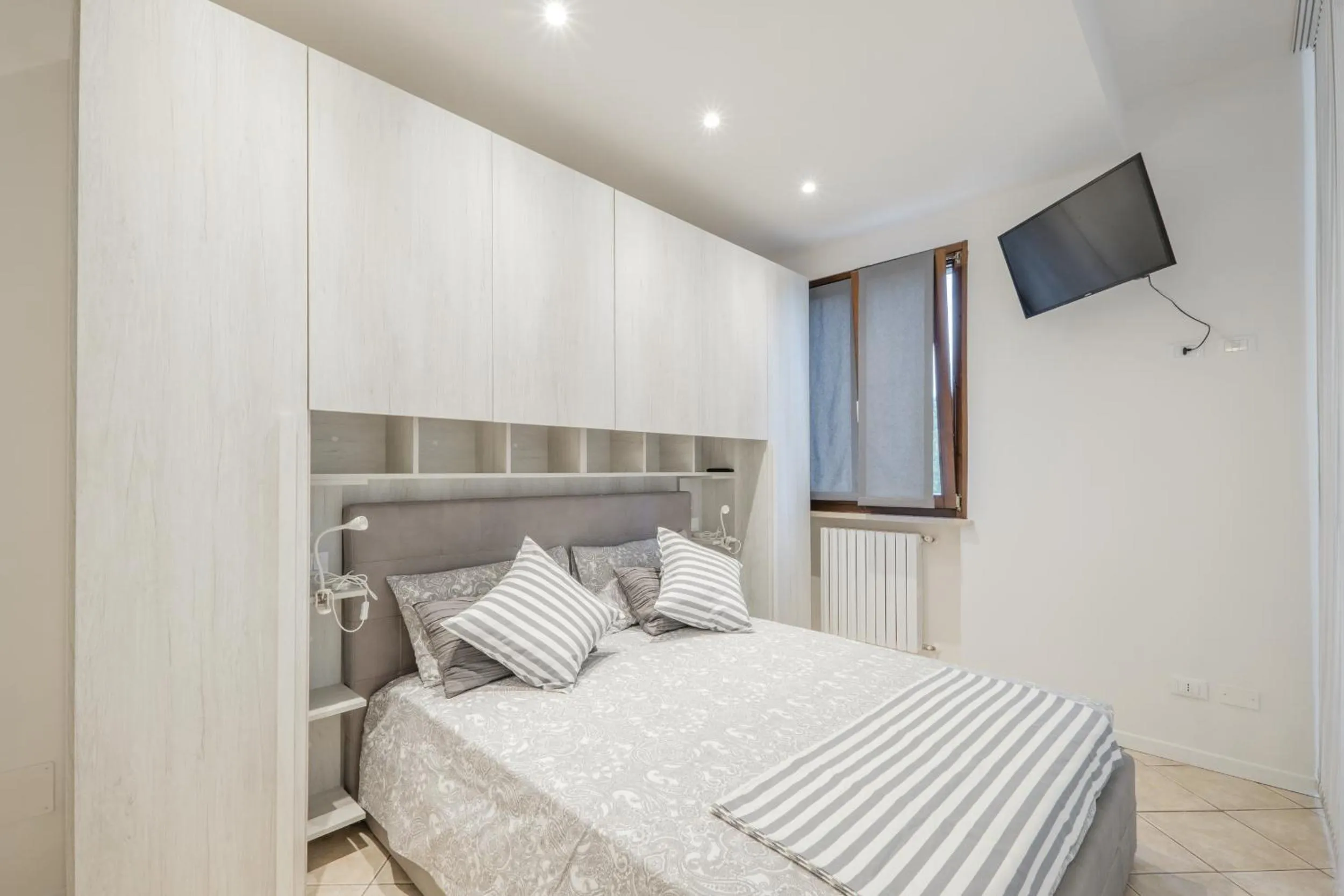 TV and multimedia, Bed in B&B Casa Gaia - Sirmione