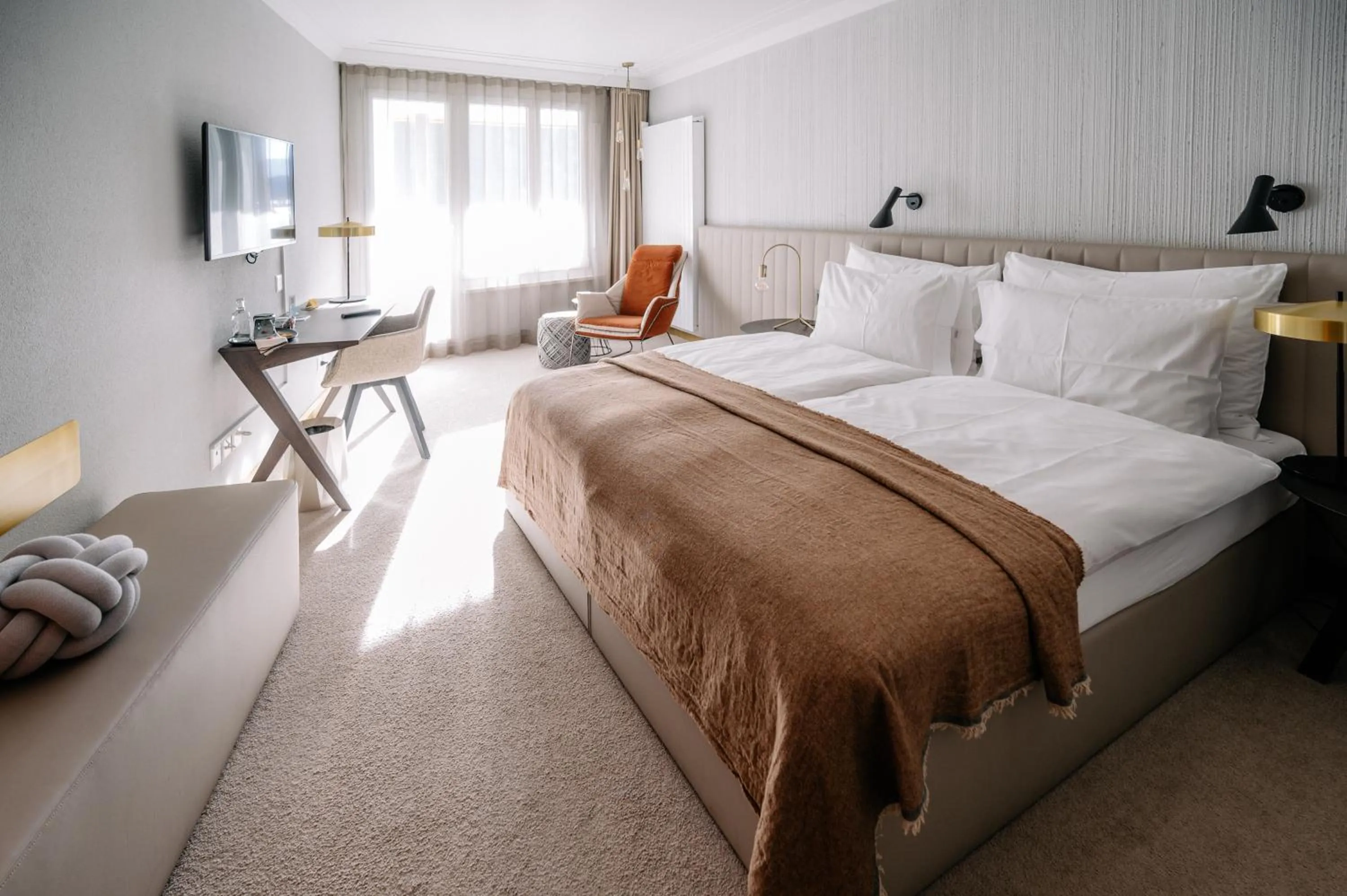 Photo of the whole room, Bed in Kongress Hotel Davos