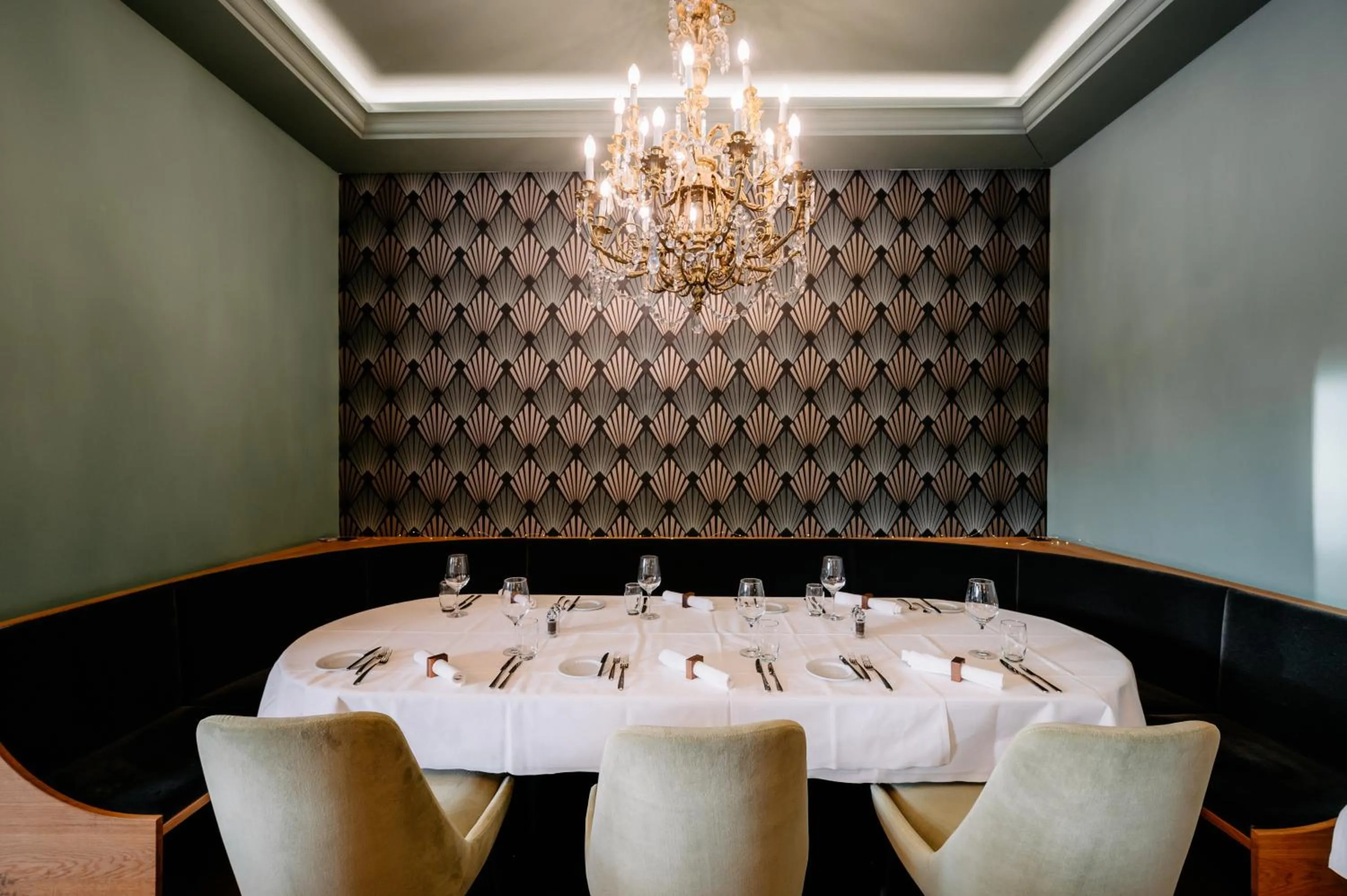 Restaurant/places to eat in Kongress Hotel Davos