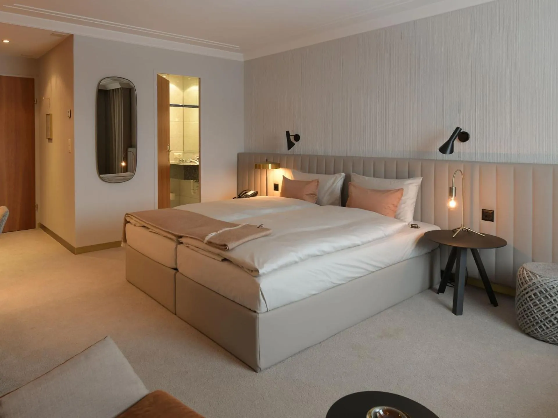 Bathroom, Bed in Kongress Hotel Davos