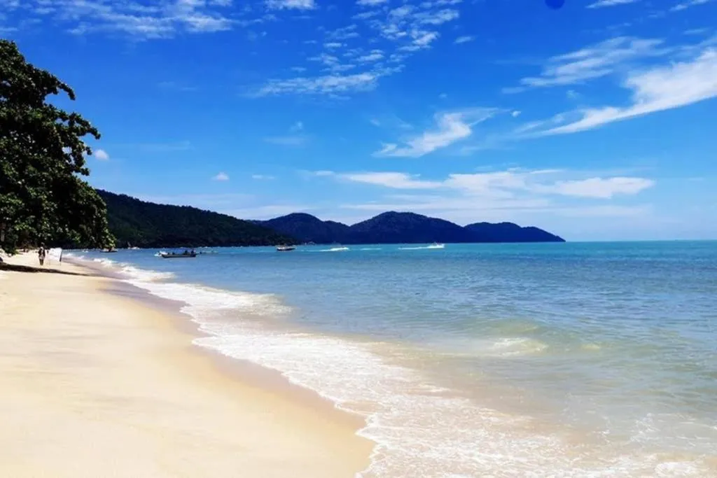 VIP Suite Seaview Resort Batu Ferringhi 1202 - 3 Rooms