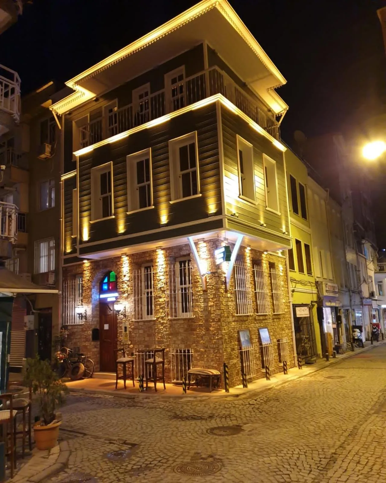 Property building in Bosphorus Bridge