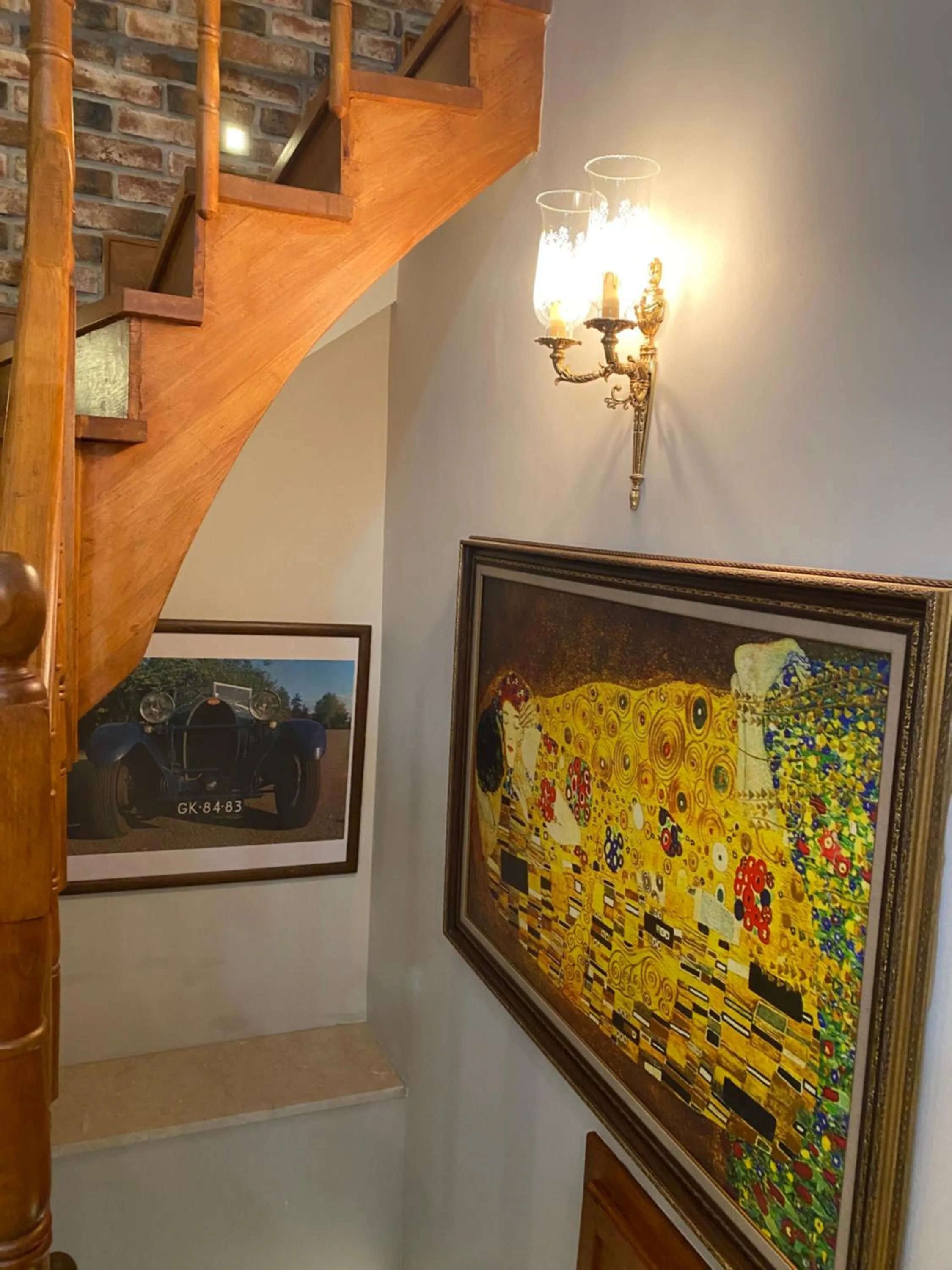 Decorative detail in Bosphorus Bridge